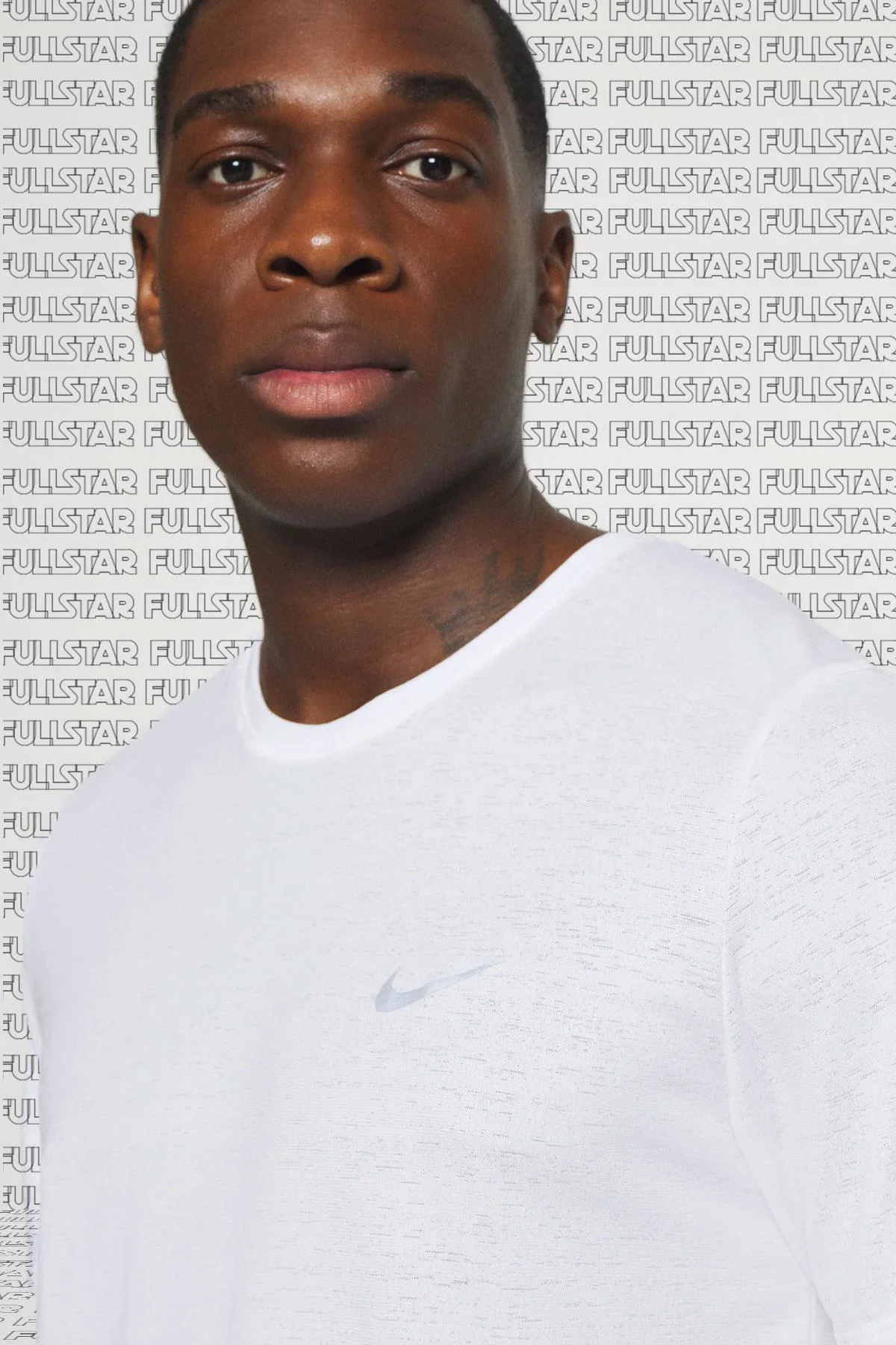 Nike Dri Fit Miler White T-Shirt Reflektörlü Amblemli Beyaz Erkek Koşu Spor Tişörtü Nike Dri Fit Miler White T-Shirt Reflektörlü Amblemli Beyaz Erkek Koşu Spor Tişörtü Fiyatı, Yorumları ve Özellikleri