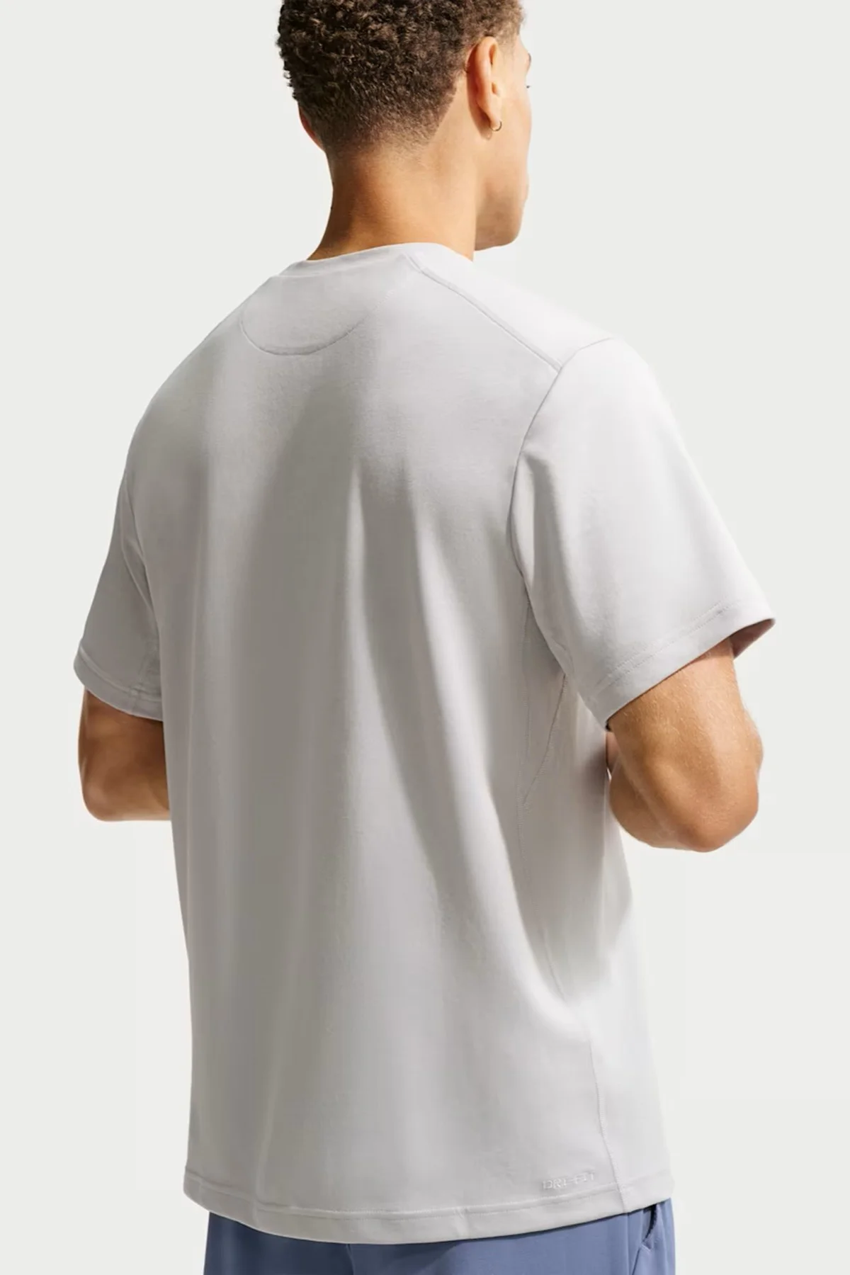 Nike Dri Fit Primary SS Mens Tee Erkek Antreman Tişört Gri Nike Dri Fit Primary SS Mens Tee Erkek Antreman Tişört Gri Fiyatı, Yorumları ve Özellikleri