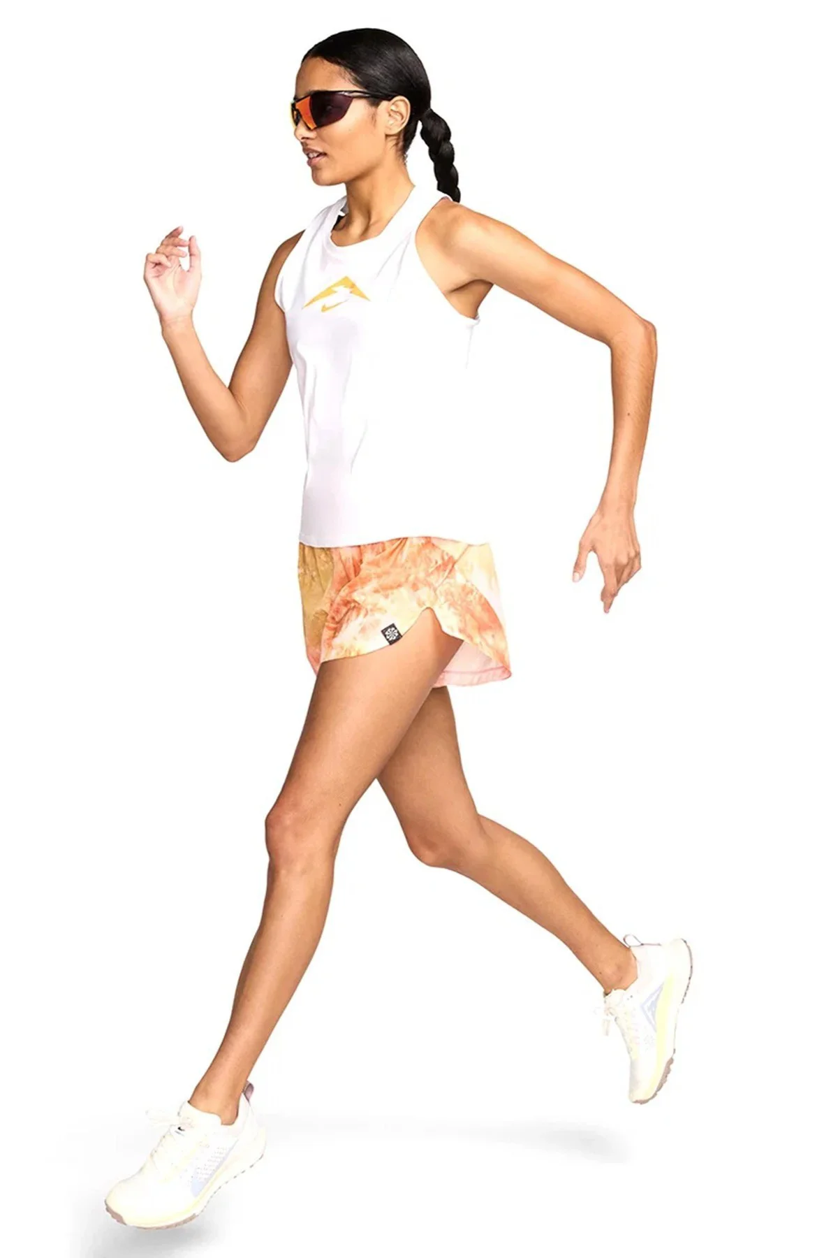 Nike Dri Fit Trail Graphic Running Kadın Koşu Antrenman Atlet Beyaz Nike Dri Fit Trail Graphic Running Kadın Koşu Antrenman Atlet Beyaz Fiyatı, Yorumları ve Özellikleri