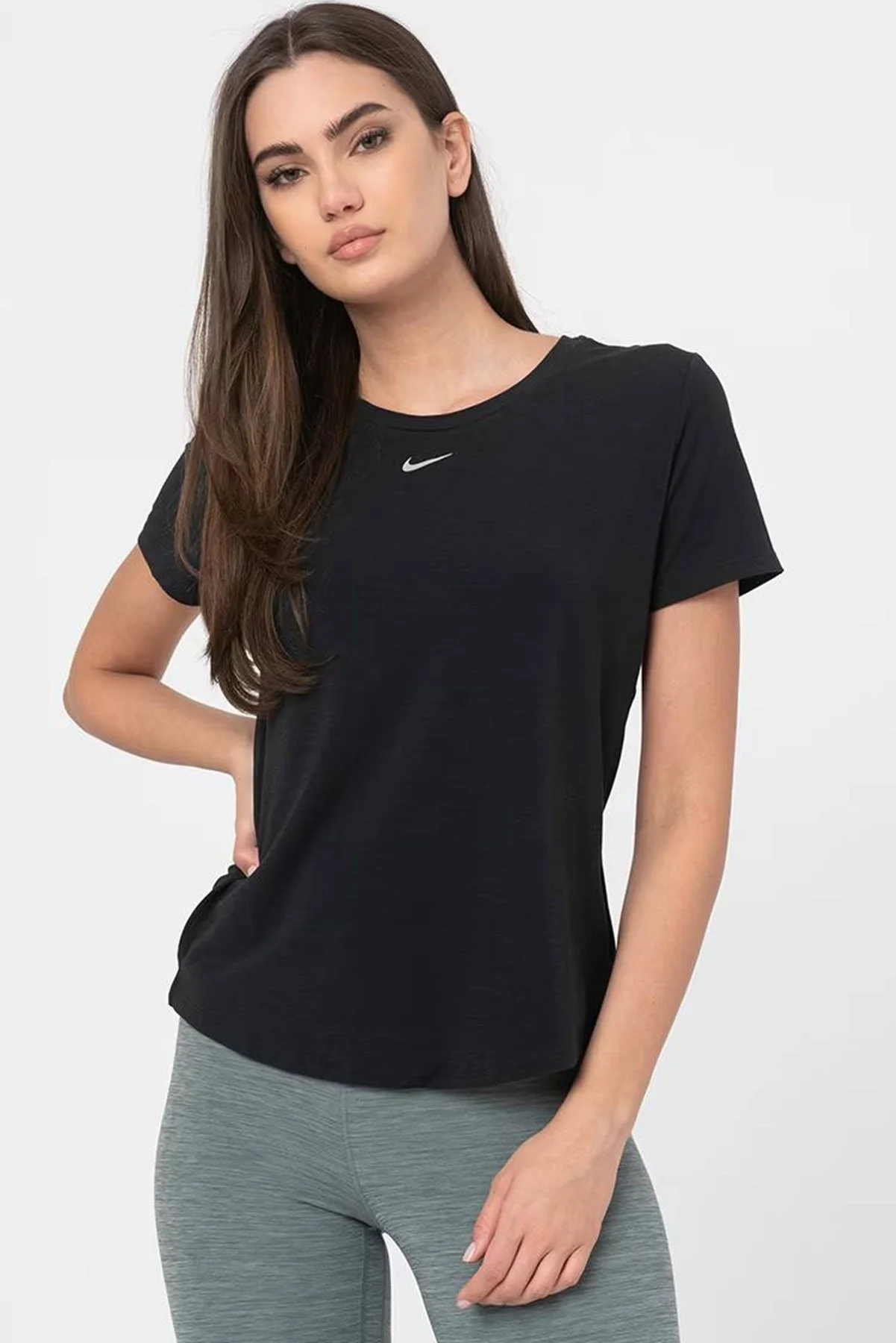 Nike Dri Fit UV One Luxe Women's T-shirt Top Kadın Reflektörlü Koşu Antrenman Tişörtü Siyah Fiyatı, Yorumları ve Özellikleri