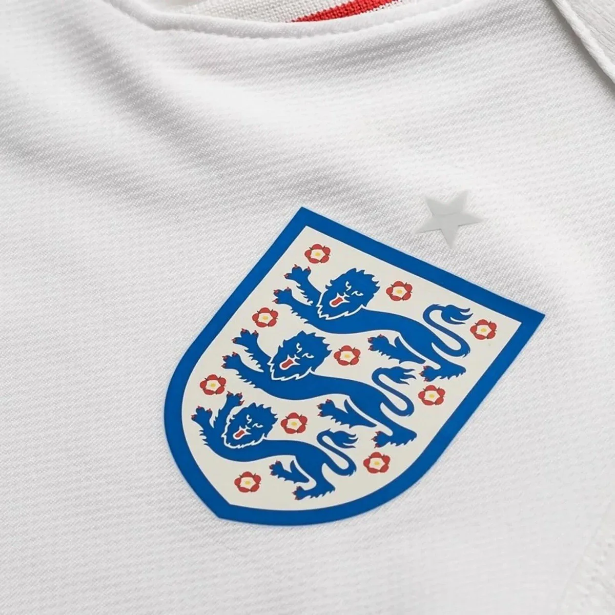 Nike England Home Shirt Word Cup 2018 Baby-Kit İngiltere Çoraplı Bebek Forma Takımı Beyaz Nike England Home Shirt Word Cup 2018 Baby-Kit İngiltere Çoraplı Bebek Forma Takımı Beyaz