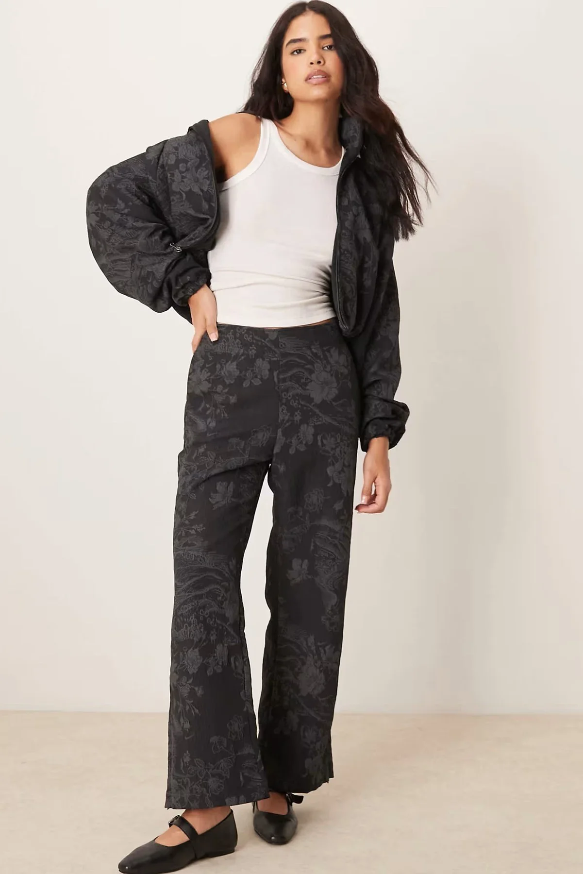 Nike Full Zip Jacquard Print Track Oversize Jacket Kadın Oversize Jakarlı Baskılı Kısa Spor Ceket Siyah Nike Full Zip Jacquard Print Track Oversize Jacket Kadın Oversize Jakarlı Baskılı Kısa Spor Ceket Siyah Fiyatı, Yorumları ve Özellikleri