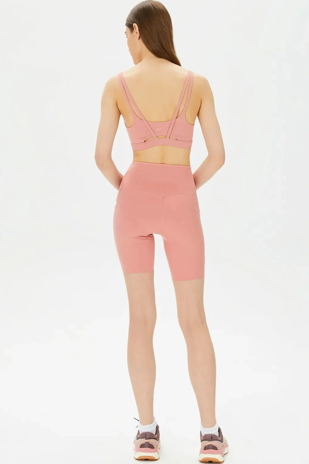 Nike Go Women's High Rise 8" Biker Shorts With Pockets Kadın Lazer Kesim Yükske Bel 6 Cepli Tayt Şort Pembe