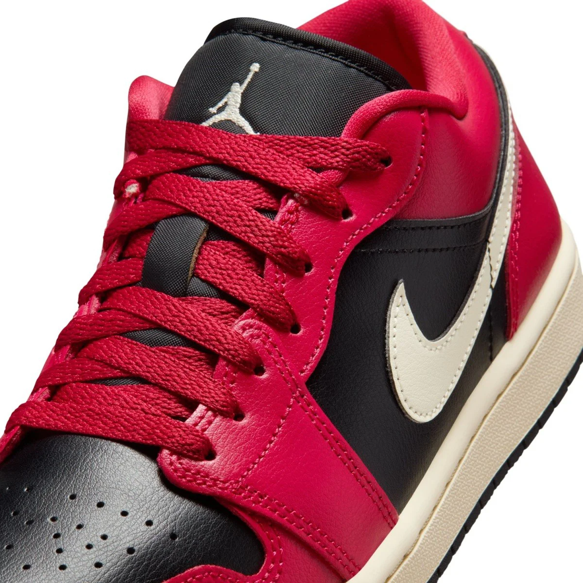Nike Jordan 1 Low Leather Womens Sneaker Hakiki Deri Kadın Günlük Spor Ayakkabı Siyah Kırmızı Nike Jordan 1 Low Leather Womens Sneaker Hakiki Deri Kadın Günlük Spor Ayakkabı Siyah Kırmızı Fiyatı, Yorumları ve Özellikleri