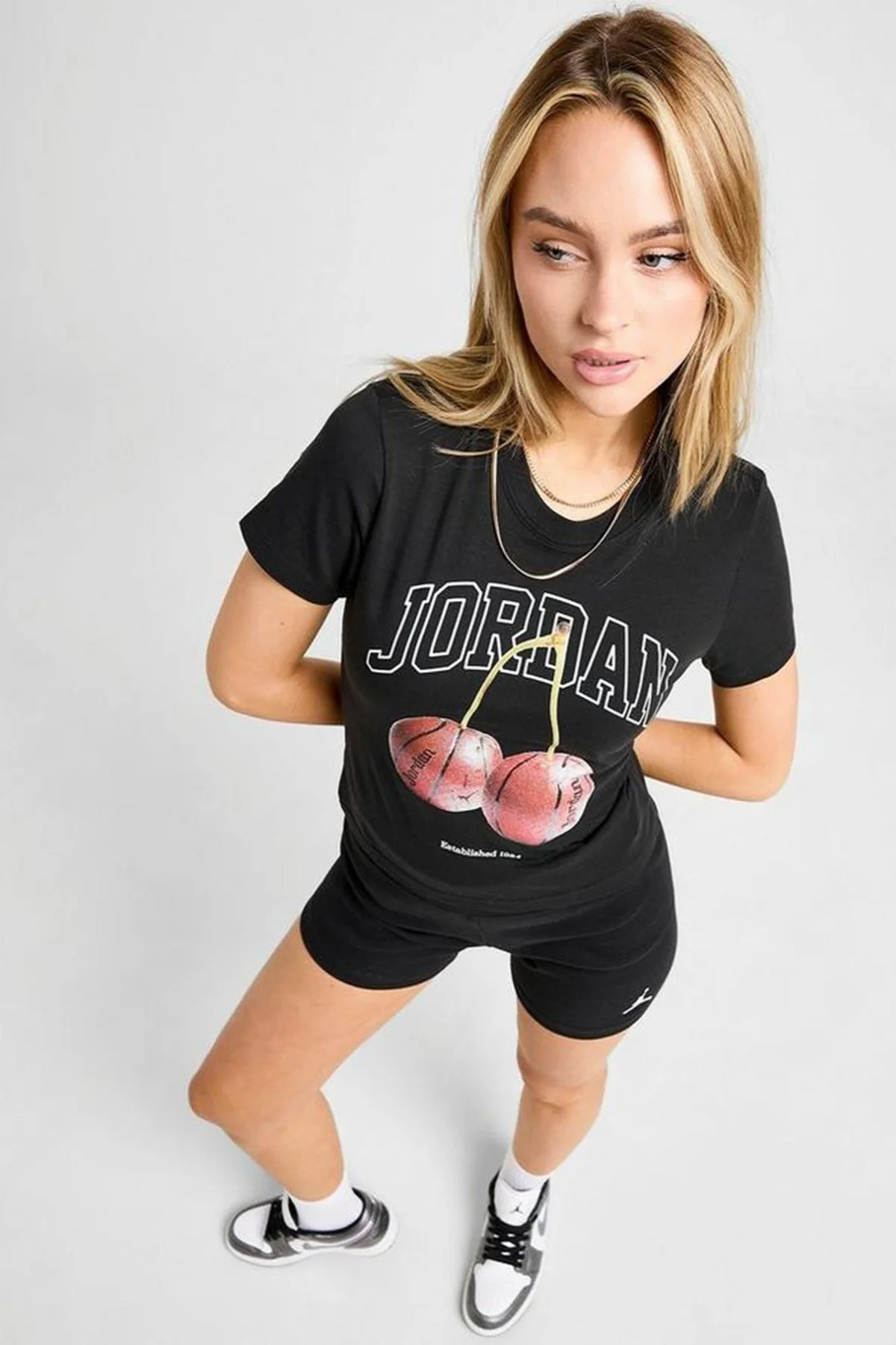 Nike Jordan Brooklyn'Cherry' Tight Fit Womens SS Crew Grafik Baskılı Kadın Günlük Tişört Siyah Nike Jordan Brooklyn'Cherry' Tight Fit Womens SS Crew Grafik Baskılı Kadın Günlük Tişört Siyah Fiyatı, Yorumları ve Özellikleri