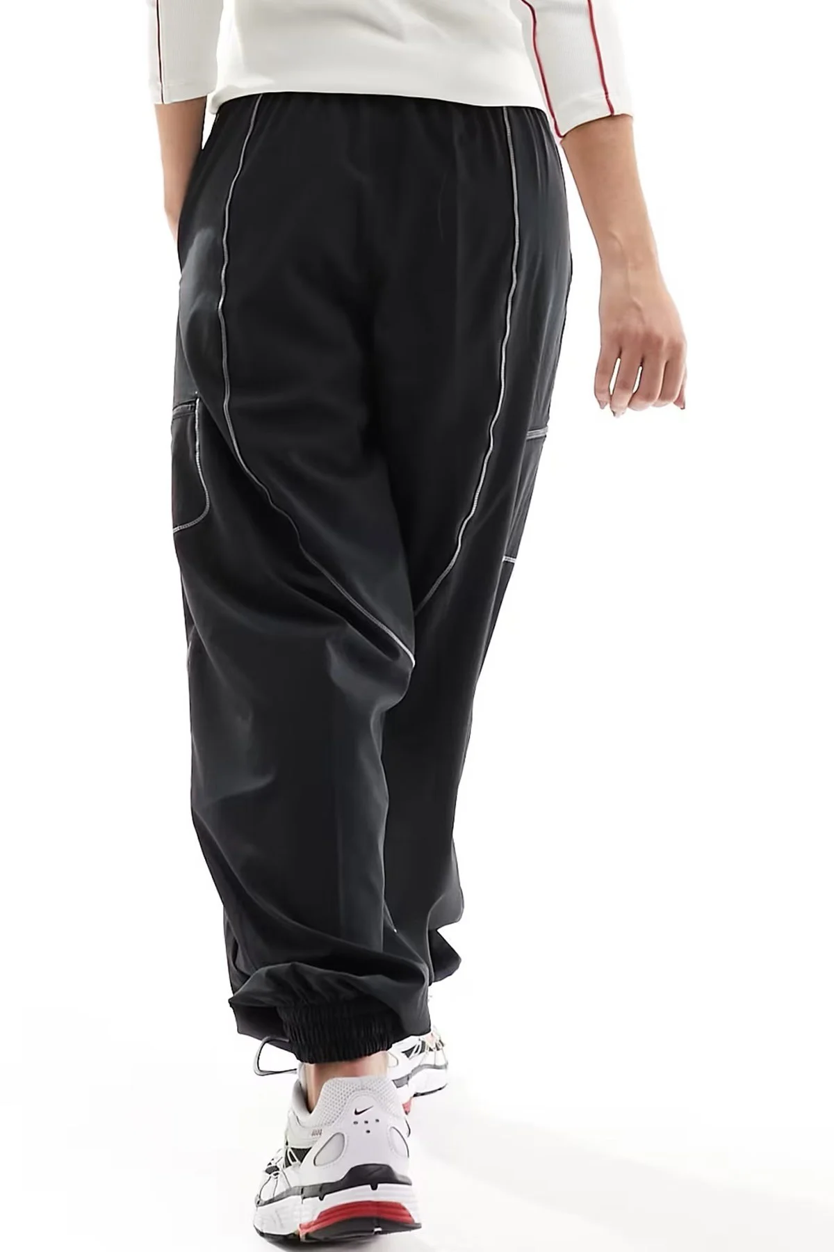 Nike Jordan Sport Tunnel Four Way Stretch Kadın Loose Fit Bol Kesim Eşofman Altı Siyah Nike Jordan Sport Tunnel Four Way Stretch Kadın Loose Fit Bol Kesim Eşofman Altı Siyah