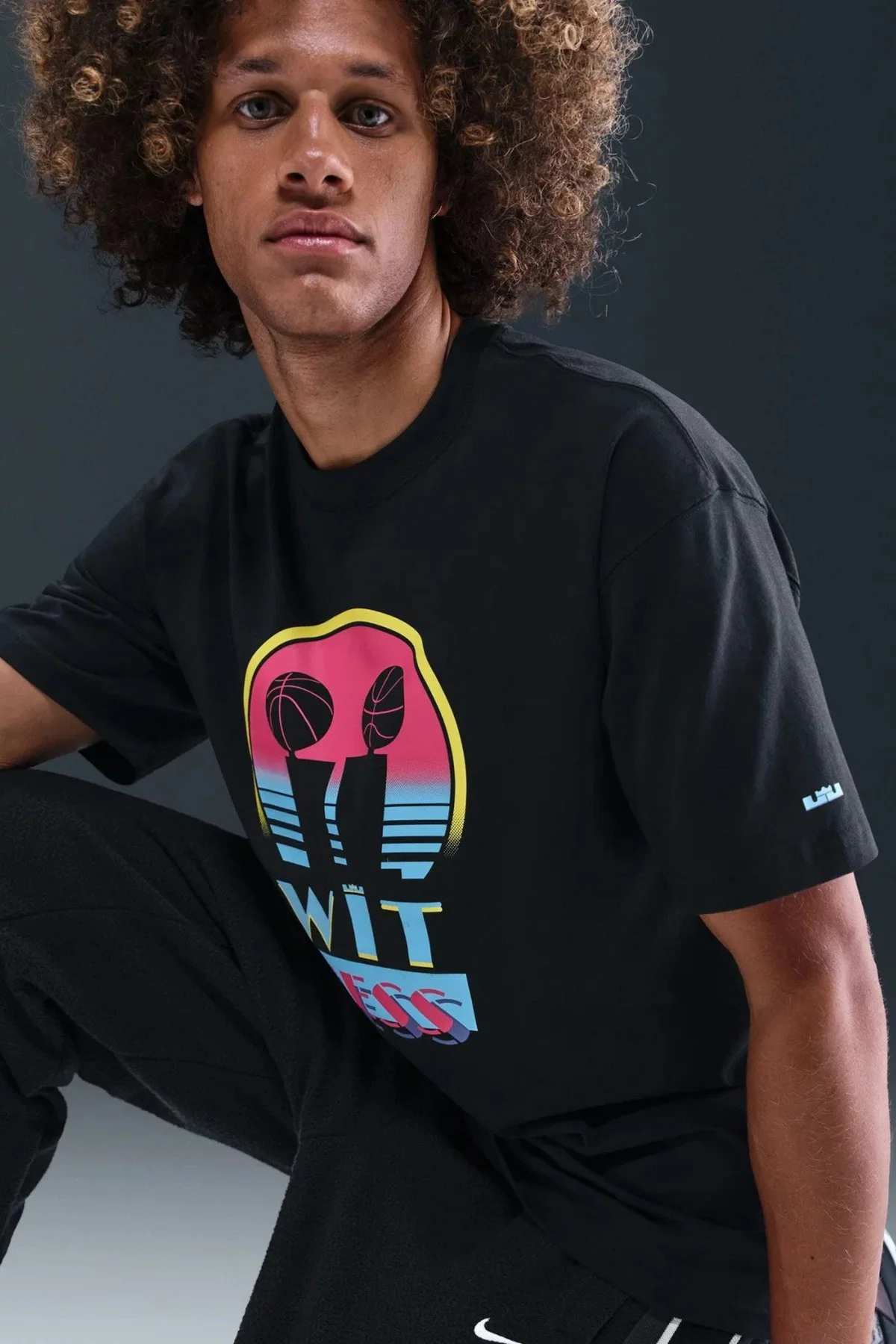 Nike LeBron''Miami Twice''Tee Max 90 Loose Fit Grafik Baskılı Erkek Günlük Tişört Siyah Nike LeBron''Miami Twice''Tee Max 90 Loose Fit Grafik Baskılı Erkek Günlük Tişört Siyah Fiyatı, Yorumları ve Özellikleri