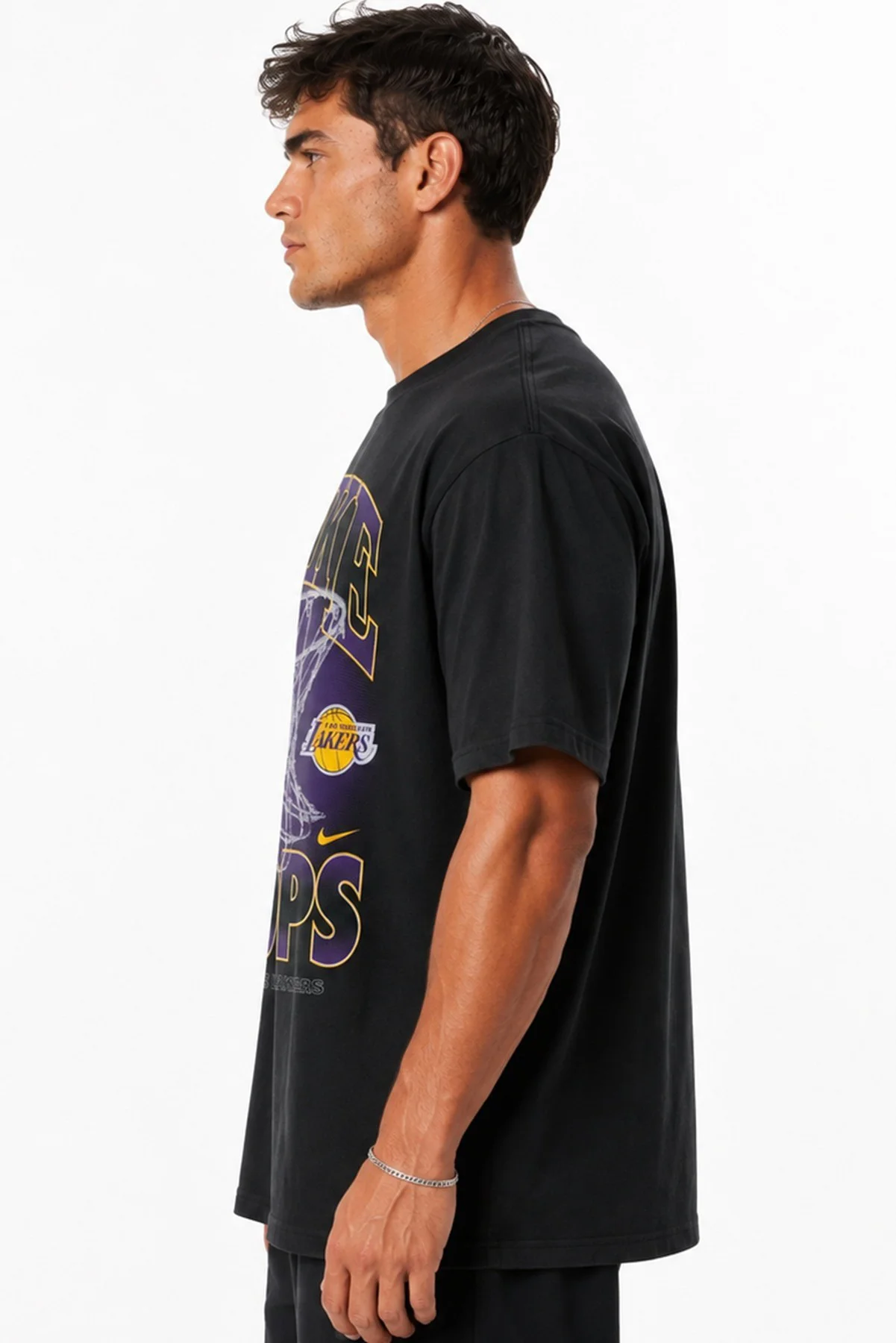 Nike Los Angeles Lakers Courtside Loose Fit Mens Tee Erkek Grafik Baskılı Bol Kesim Tişört Siyah Nike Los Angeles Lakers Courtside Loose Fit Mens Tee Erkek Grafik Baskılı Bol Kesim Tişört Siyah Fiyatı, Yorumları ve Özellikleri