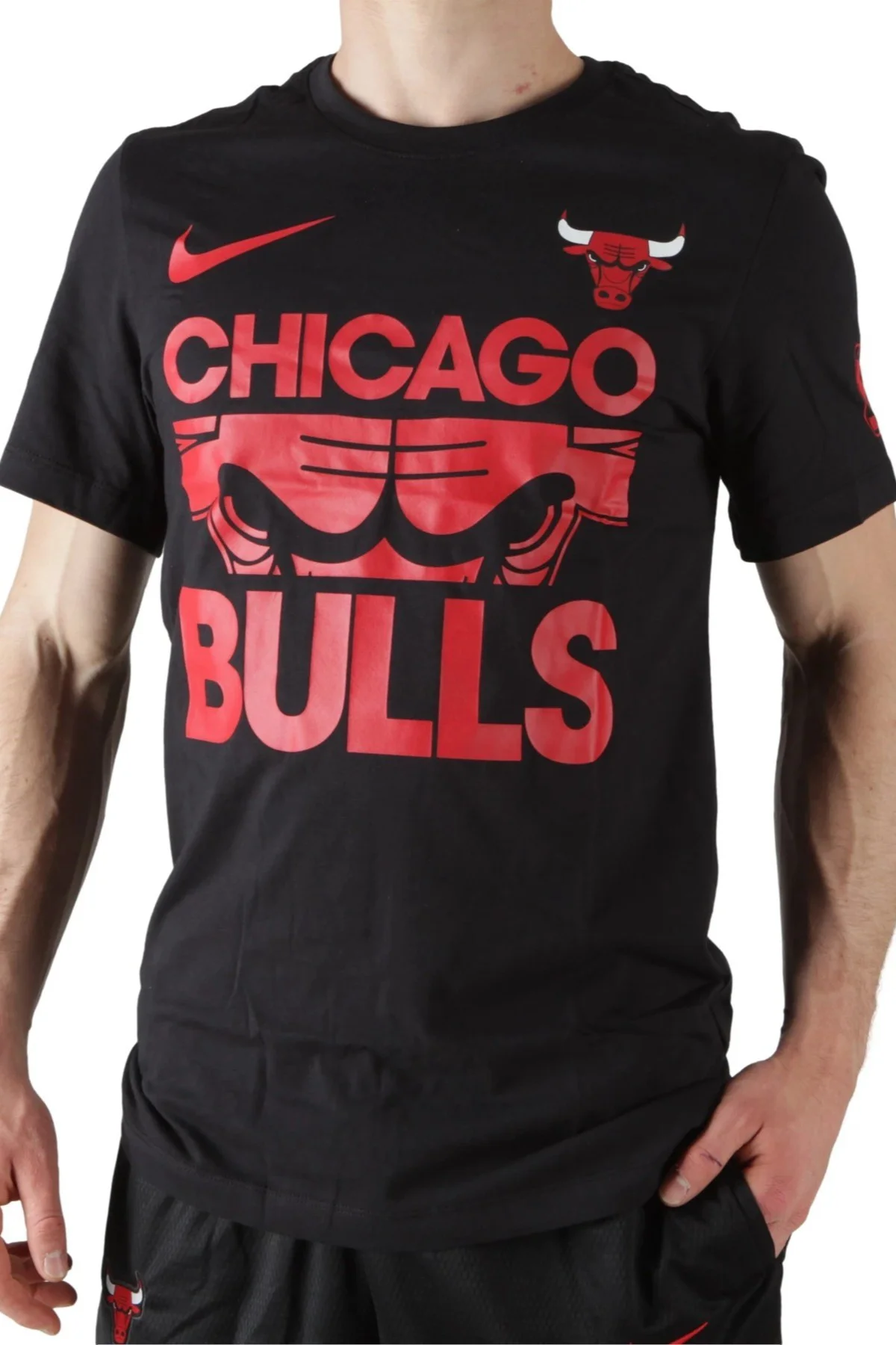 Nike NBA Chicago Bulls Courtside Mens Tee Black Grafik Baskılı Erkek Günlük Tişört Siyah Nike NBA Chicago Bulls Courtside Mens Tee Black Grafik Baskılı Erkek Günlük Tişört Siyah Fiyatı, Yorumları ve Özellikleri