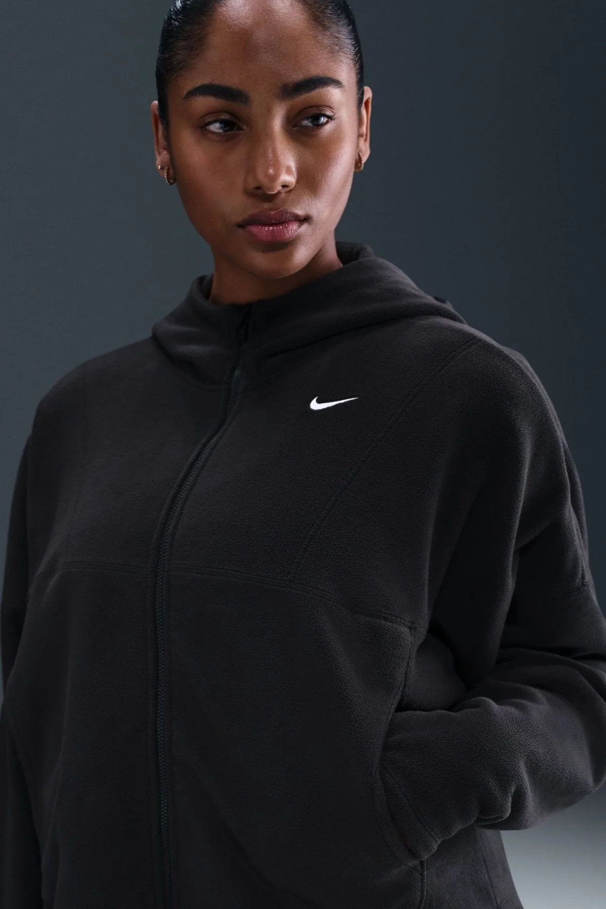 Nike One Oversize Therma-Fit Full Zip Womens Sweatshirt Bol Kesim Tam Fermuar Kapüşonlu Polar Kadın Sweatshirt Siyah Nike One Oversize Therma-Fit Full Zip Womens Sweatshirt Bol Kesim Tam Fermuar Kapüşonlu Polar Kadın Sweatshirt Siyah