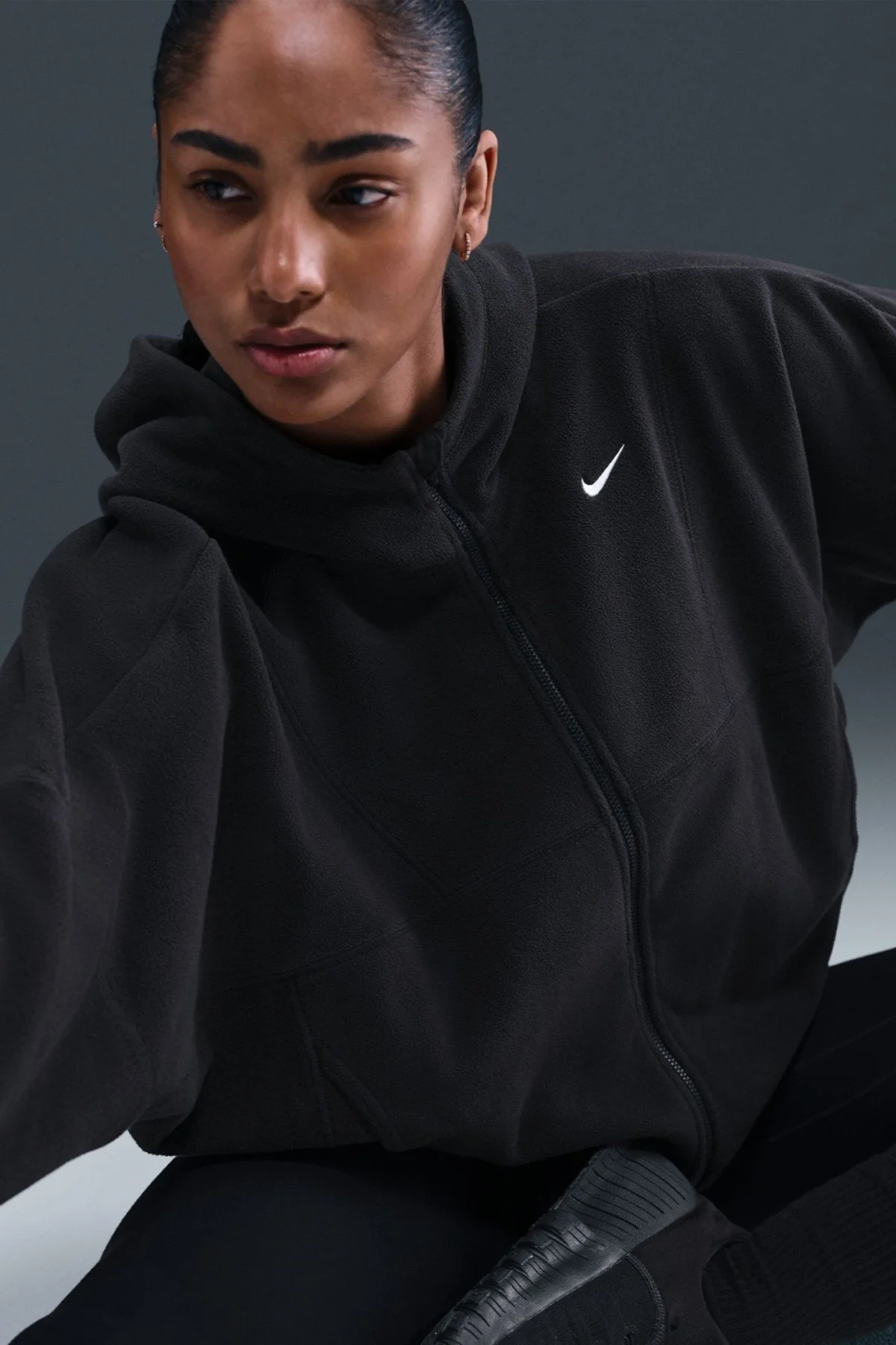 Nike One Oversize Therma-Fit Full Zip Womens Sweatshirt Bol Kesim Tam Fermuar Kapüşonlu Polar Kadın Sweatshirt Siyah Nike One Oversize Therma-Fit Full Zip Womens Sweatshirt Bol Kesim Tam Fermuar Kapüşonlu Polar Kadın Sweatshirt Siyah