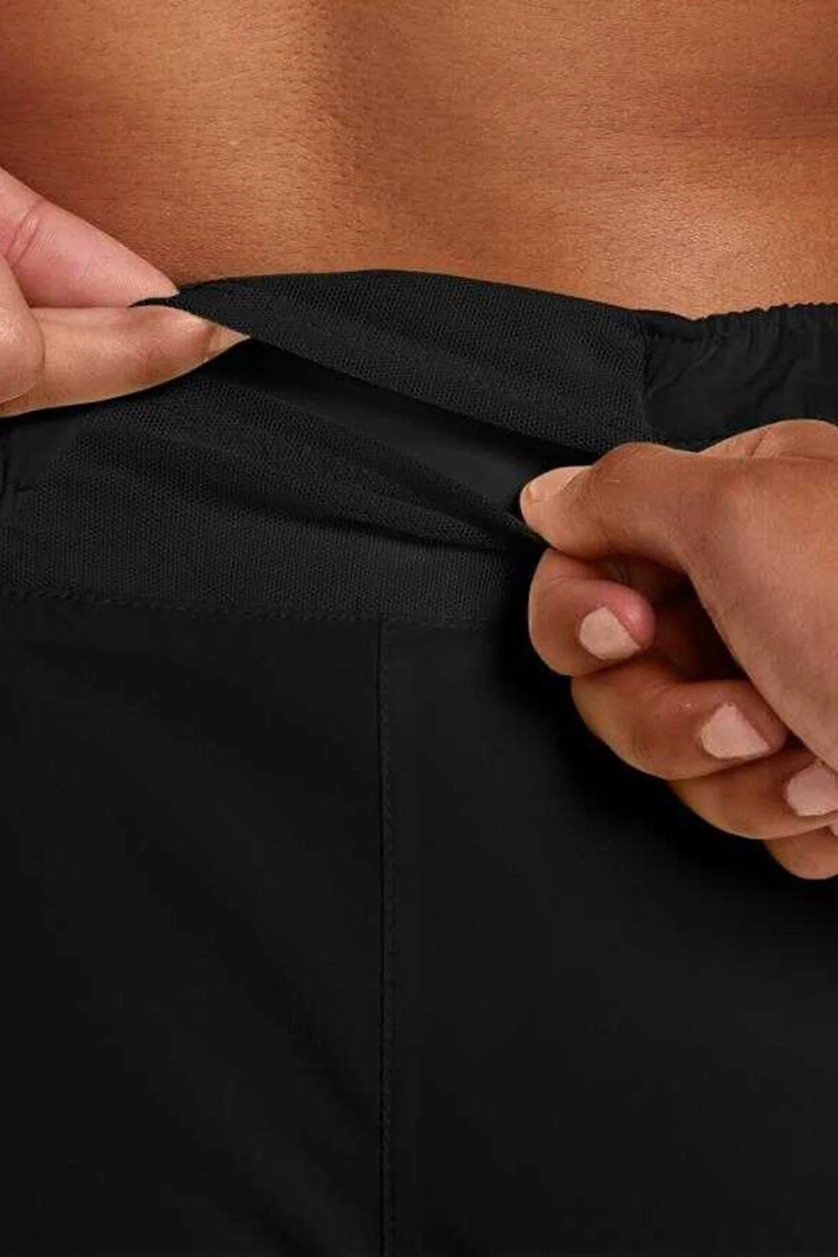 Nike One Swoosh Dri Fit MR Loose Fit Womens Running Short Slip Astarlı Bol Kesim Kadın Koşu Antreman Şortu Siyah Nike One Swoosh Dri Fit MR Loose Fit Womens Running Short Slip Astarlı Bol Kesim Kadın Koşu Antreman Şortu Siyah
