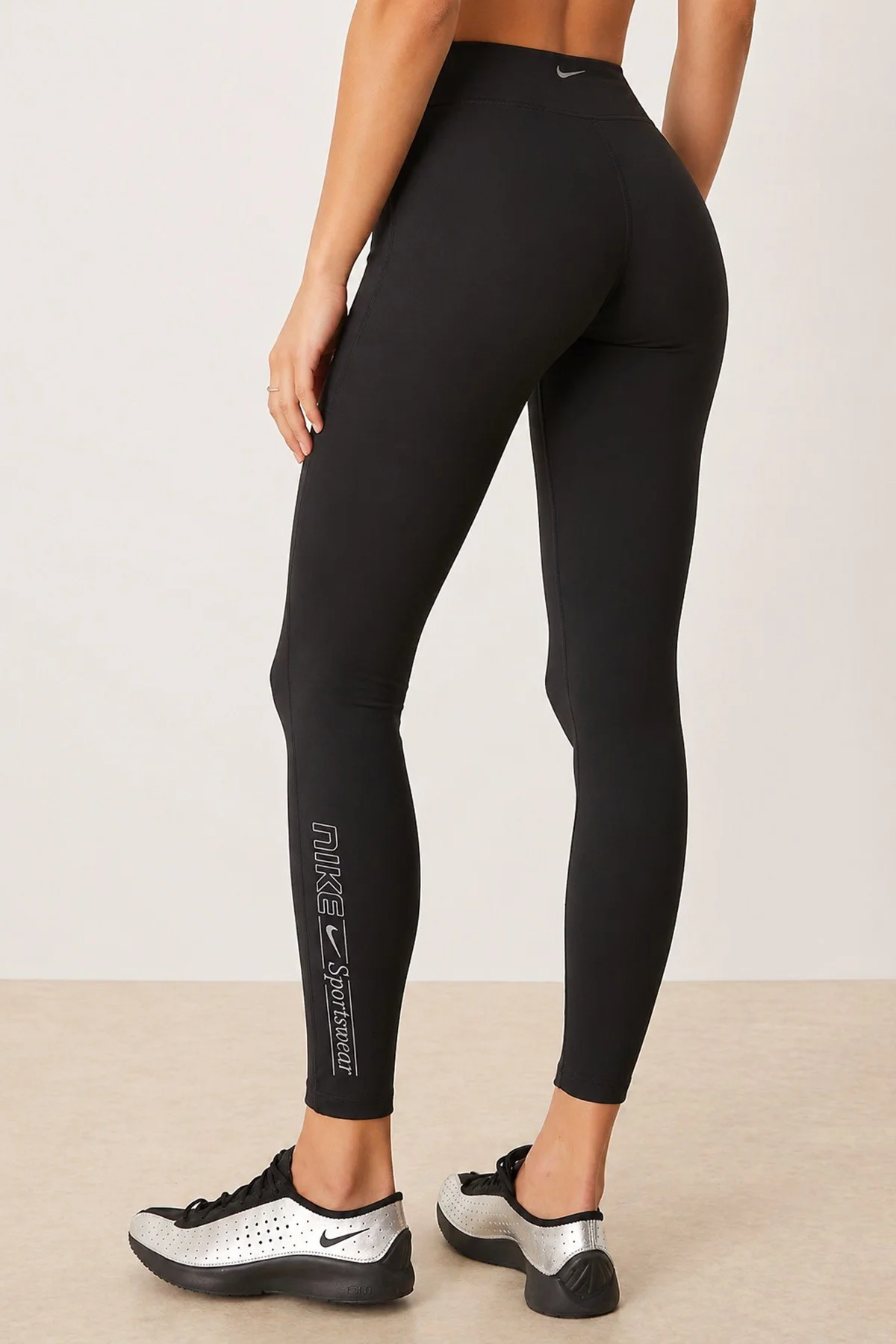 Nike One Training Dri Fit Gym Life Swoosh High Rise Full Length Kadın Yüksek Bel Cepli Antrenman Taytı Siyah Fiyatı, Yorumları ve Özellikleri