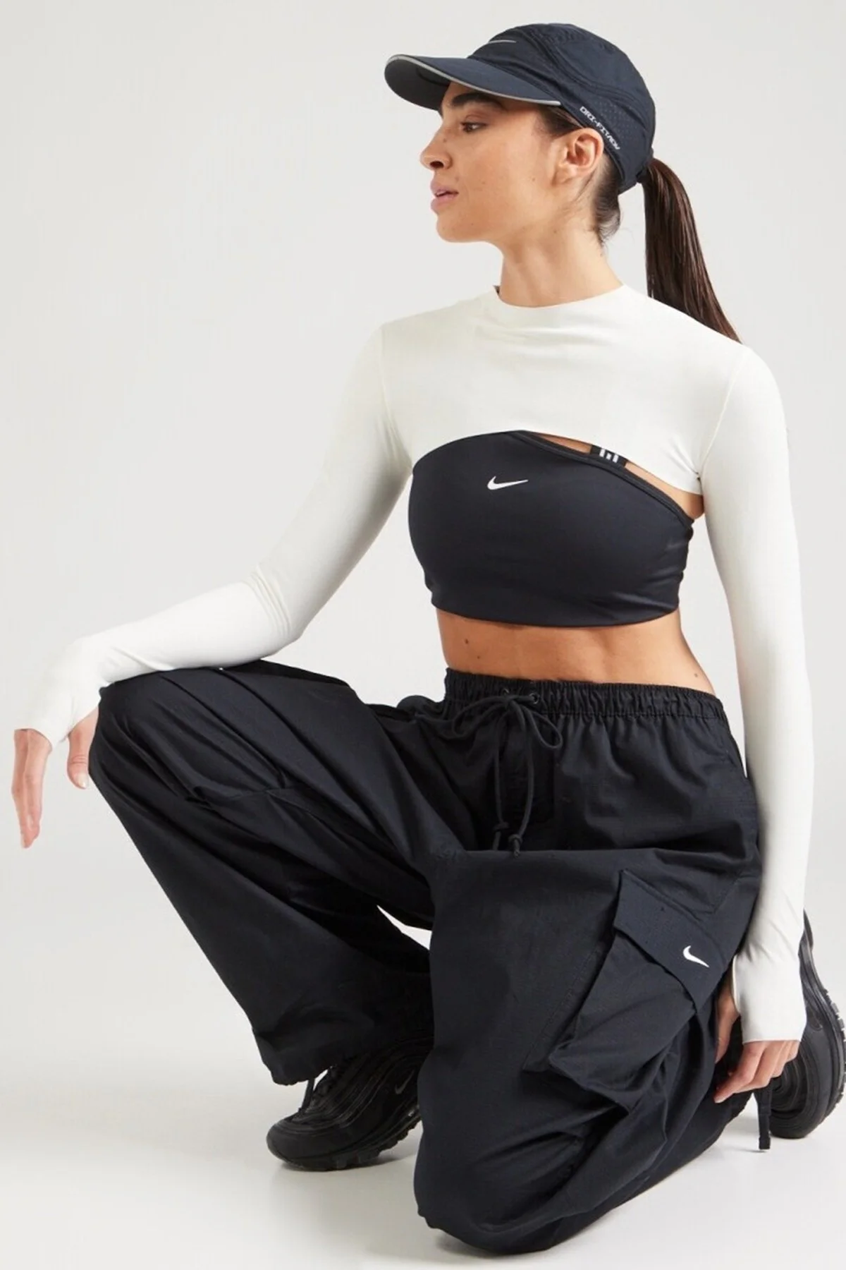 Nike Oversized Cargo Dans Pant Kadın Oversize Kargo Cepli Dokuma Canvas Eşofman Altı Siyah Nike Oversized Cargo Dans Pant Kadın Oversize Kargo Cepli Dokuma Canvas Eşofman Altı Siyah