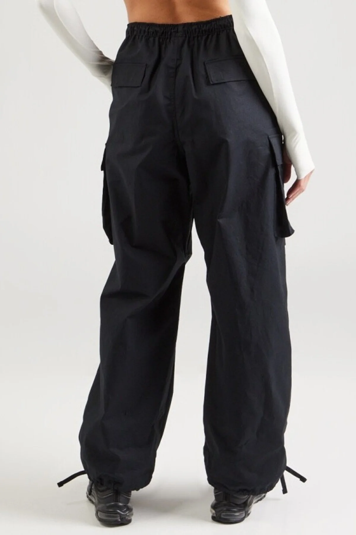 Nike Oversized Cargo Dans Pant Kadın Oversize Kargo Cepli Dokuma Canvas Eşofman Altı Siyah Nike Oversized Cargo Dans Pant Kadın Oversize Kargo Cepli Dokuma Canvas Eşofman Altı Siyah