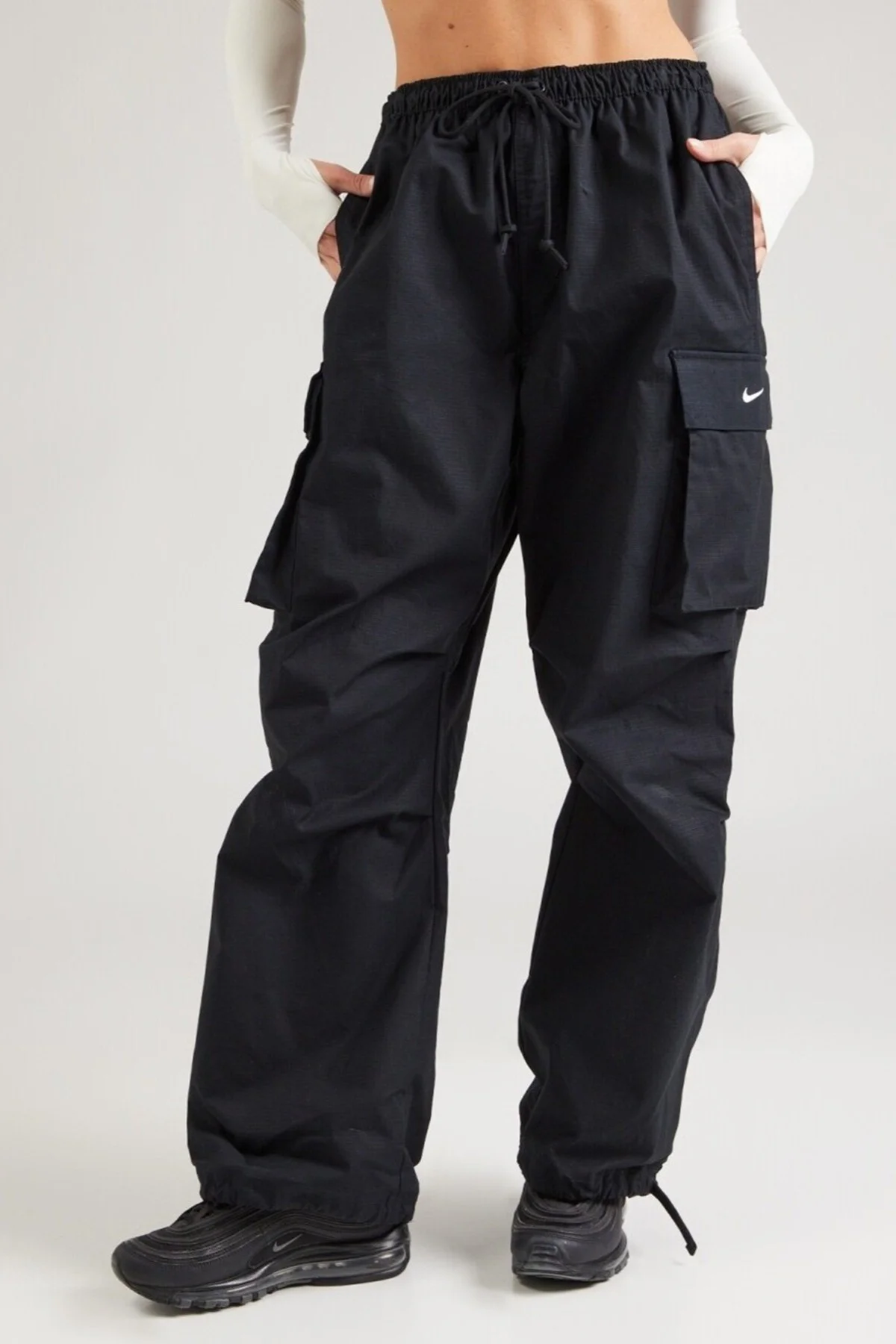 Nike Oversized Cargo Dans Pant Kadın Oversize Kargo Cepli Dokuma Canvas Eşofman Altı Siyah Nike Oversized Cargo Dans Pant Kadın Oversize Kargo Cepli Dokuma Canvas Eşofman Altı Siyah