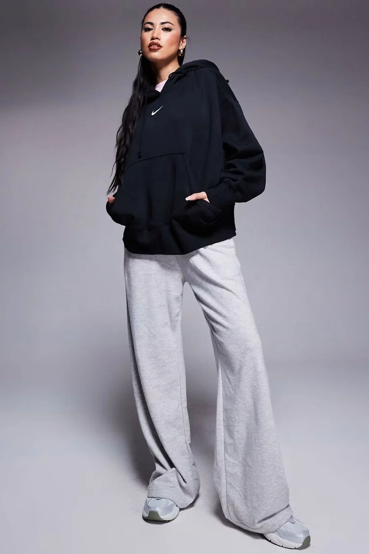 Nike Phoenix Fleece Pullover Oversize Womens Sweatshirt Bol Kesim Kapüşonlu Kadın Sweatshirt Siyah Nike Phoenix Fleece Pullover Oversize Womens Sweatshirt Bol Kesim Kapüşonlu Kadın Sweatshirt Siyah