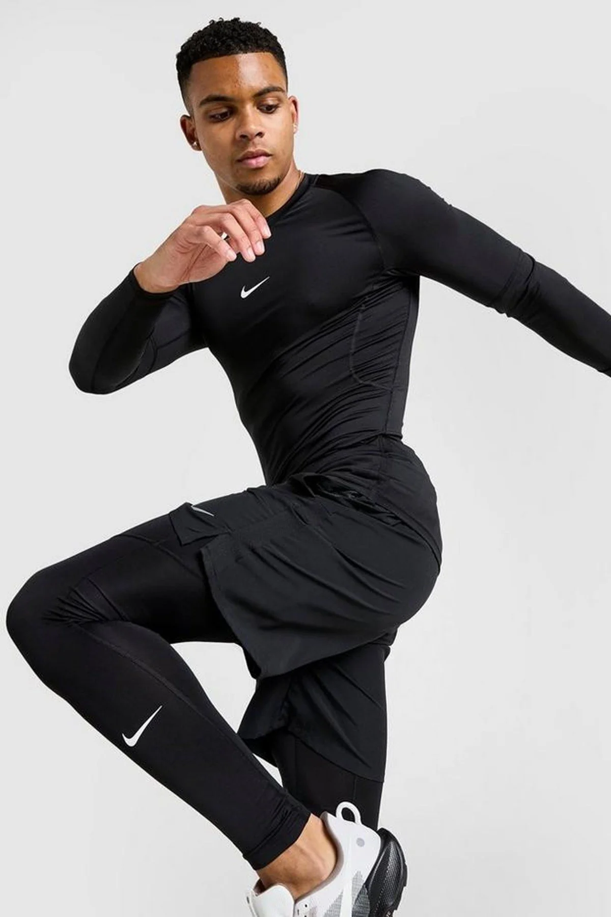 Nike Pro Dri Fit Tight Top Mens LS Uzun Kollu Erkek Antreman Sweatshirt Siyah Nike Pro Dri Fit Tight Top Mens LS Uzun Kollu Erkek Antreman Sweatshirt Siyah
