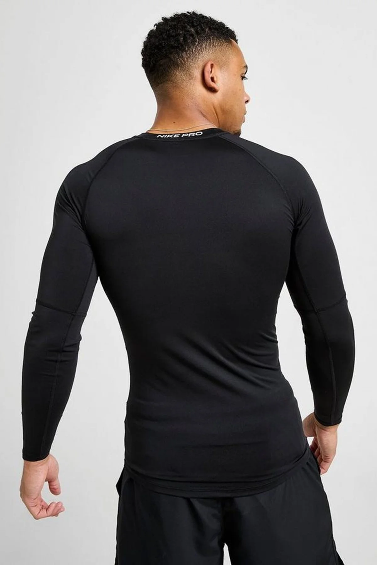 Nike Pro Dri Fit Tight Top Mens LS Uzun Kollu Erkek Antreman Sweatshirt Siyah Nike Pro Dri Fit Tight Top Mens LS Uzun Kollu Erkek Antreman Sweatshirt Siyah