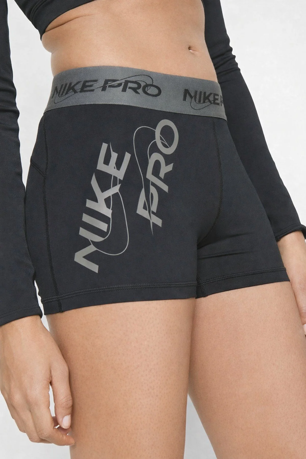Nike Pro Mid Rise Graphic Short 3" Womens Shorts Kadın Tayt Şort Siyah Nike Pro Mid Rise Graphic Short 3" Womens Shorts Kadın Tayt Şort Siyah Fiyatı, Yorumları ve Özellikleri