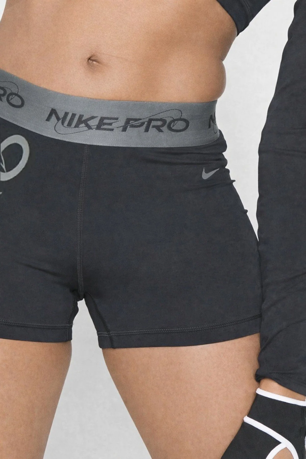 Nike Pro Mid Rise Graphic Short 3" Womens Shorts Kadın Tayt Şort Siyah Nike Pro Mid Rise Graphic Short 3" Womens Shorts Kadın Tayt Şort Siyah Fiyatı, Yorumları ve Özellikleri