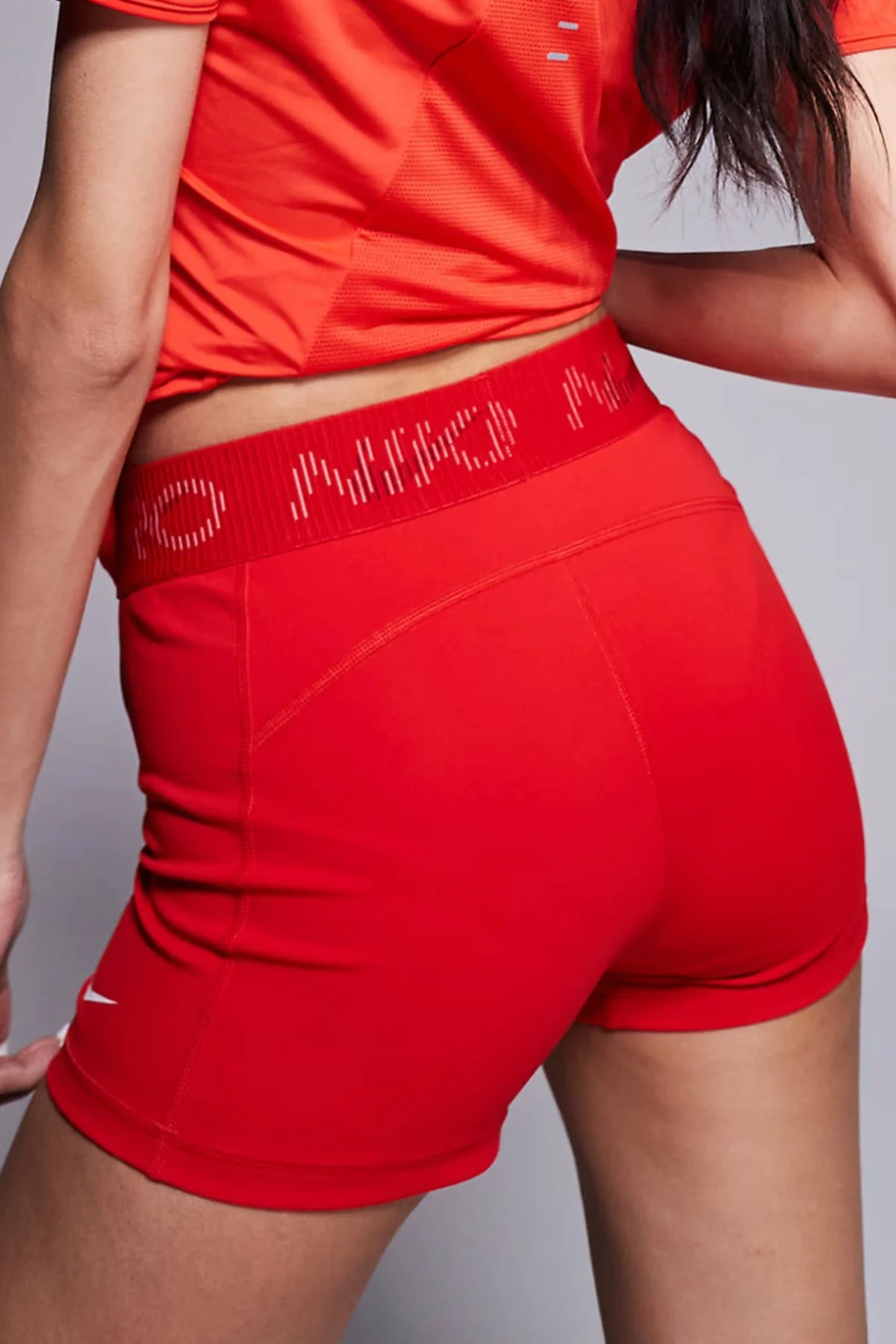 Nike Pro Training 3 inch Shorts With Mesh Detail Kadın 3inç File Detaylı Antrenman Tayt Şort Kırmızı
