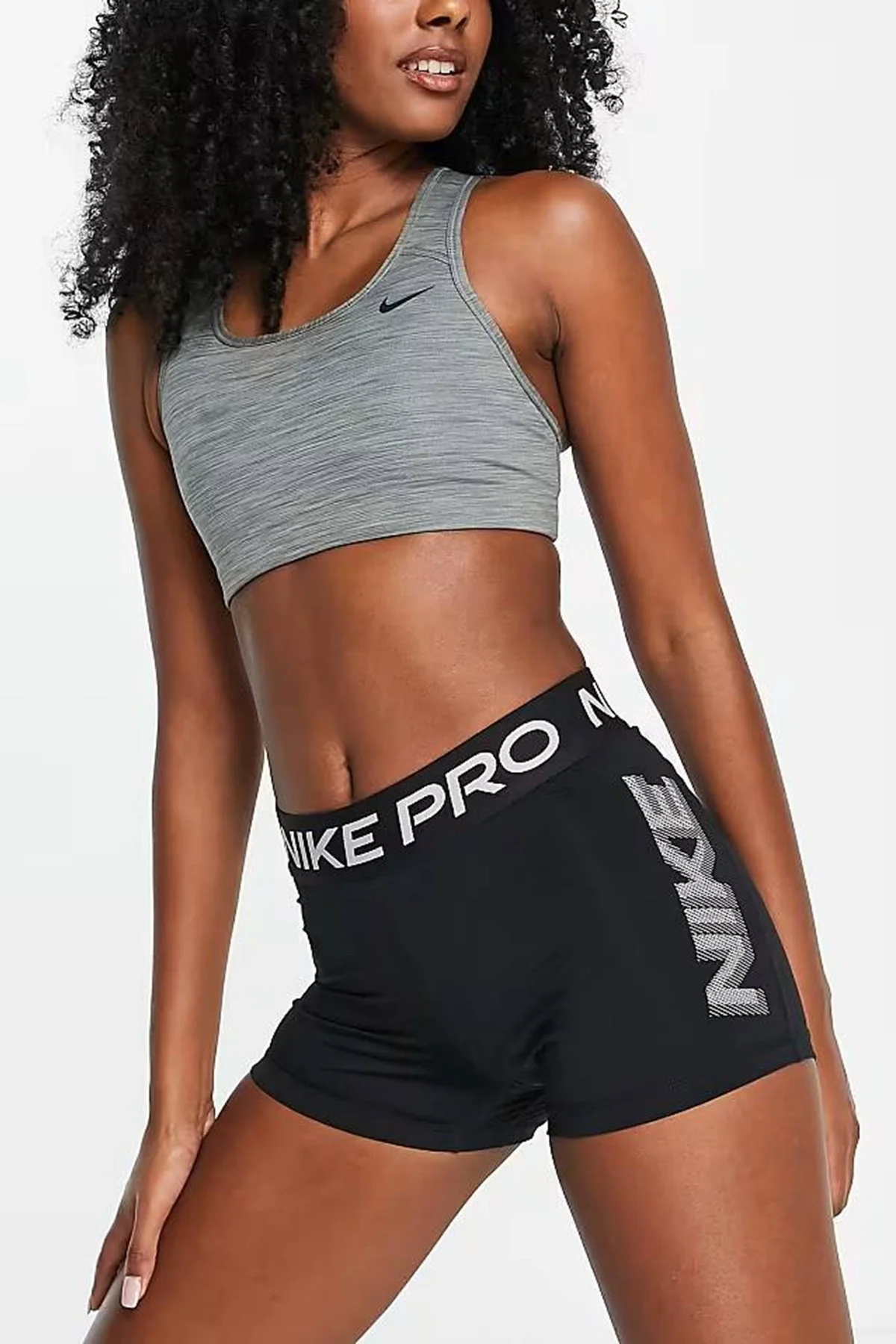 Nike Pro Training Dri Fit Graphic 3 inch Booty Shorts Kadın 8cm Antrenman Şortu Siyah Nike Pro Training Dri Fit Graphic 3 inch Booty Shorts Kadın 8cm Antrenman Şortu Siyah