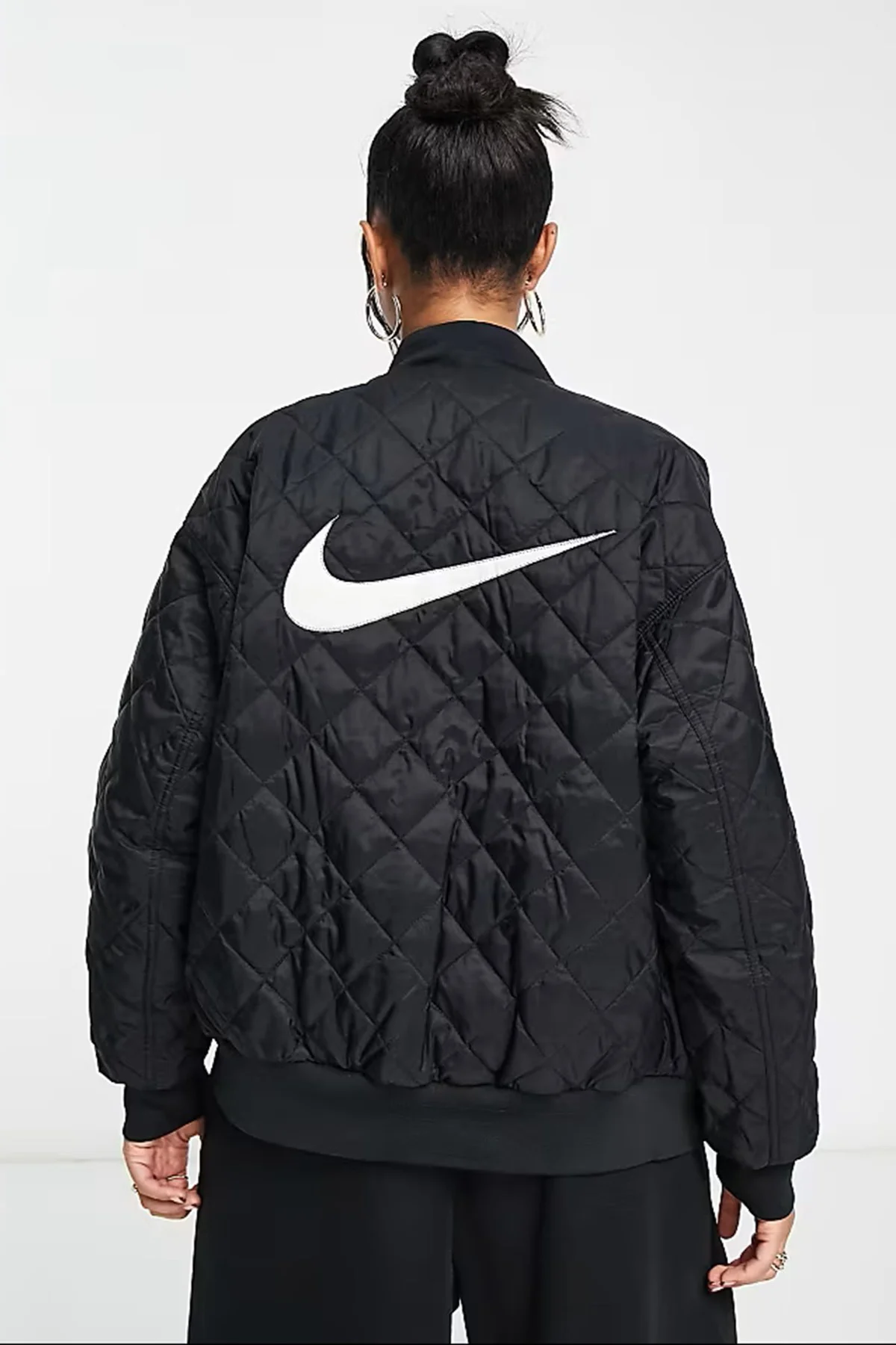 Nike Reversible Synthetic Fill Versity Loose Fit Bomber Jacket Kadın Çift Taraflı Bol Kesim Ceket Siyah Nike Reversible Synthetic Fill Versity Loose Fit Bomber Jacket Kadın Çift Taraflı Bol Kesim Ceket Siyah Fiyatı, Yorumları ve Özellikleri