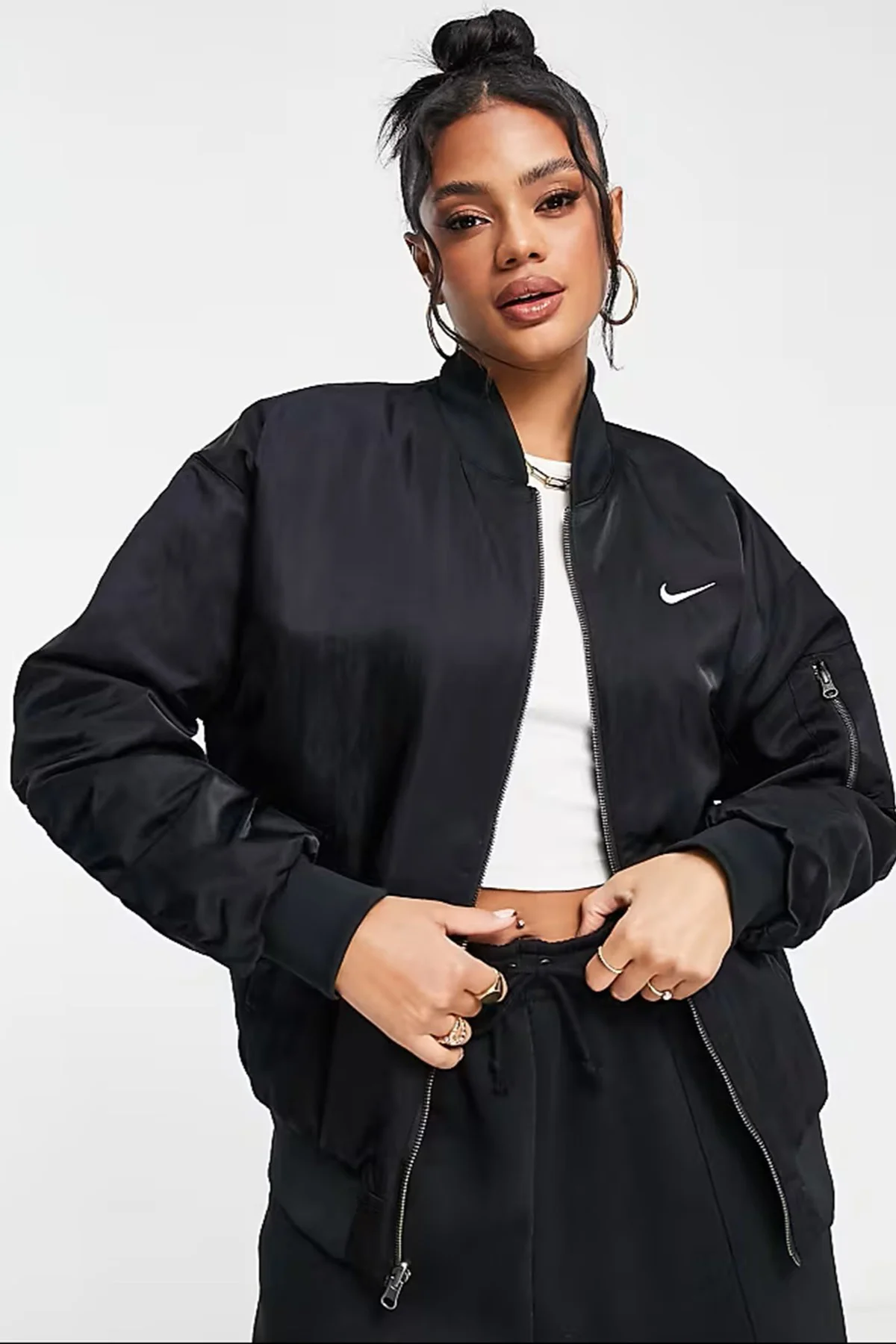 Nike Reversible Synthetic Fill Versity Loose Fit Bomber Jacket Kadın Çift Taraflı Bol Kesim Ceket Siyah Nike Reversible Synthetic Fill Versity Loose Fit Bomber Jacket Kadın Çift Taraflı Bol Kesim Ceket Siyah Fiyatı, Yorumları ve Özellikleri