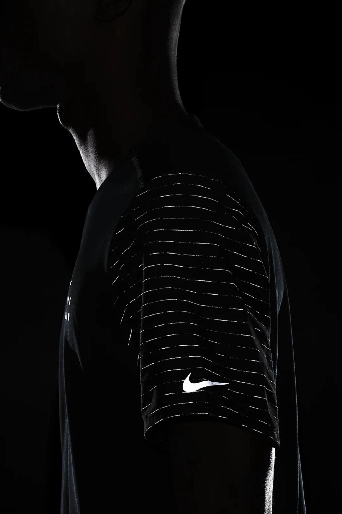 Nike Rise 365 Run Division Short-Sleeve Reflectörlü Siyah Koşu Tişörtü Nike Rise 365 Run Division Short-Sleeve Reflectörlü Siyah Koşu Tişörtü Fiyatı, Yorumları ve Özellikleri