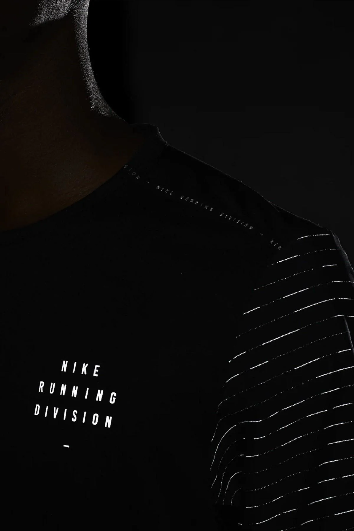 Nike Rise 365 Run Division Short-Sleeve Reflectörlü Siyah Koşu Tişörtü Nike Rise 365 Run Division Short-Sleeve Reflectörlü Siyah Koşu Tişörtü Fiyatı, Yorumları ve Özellikleri