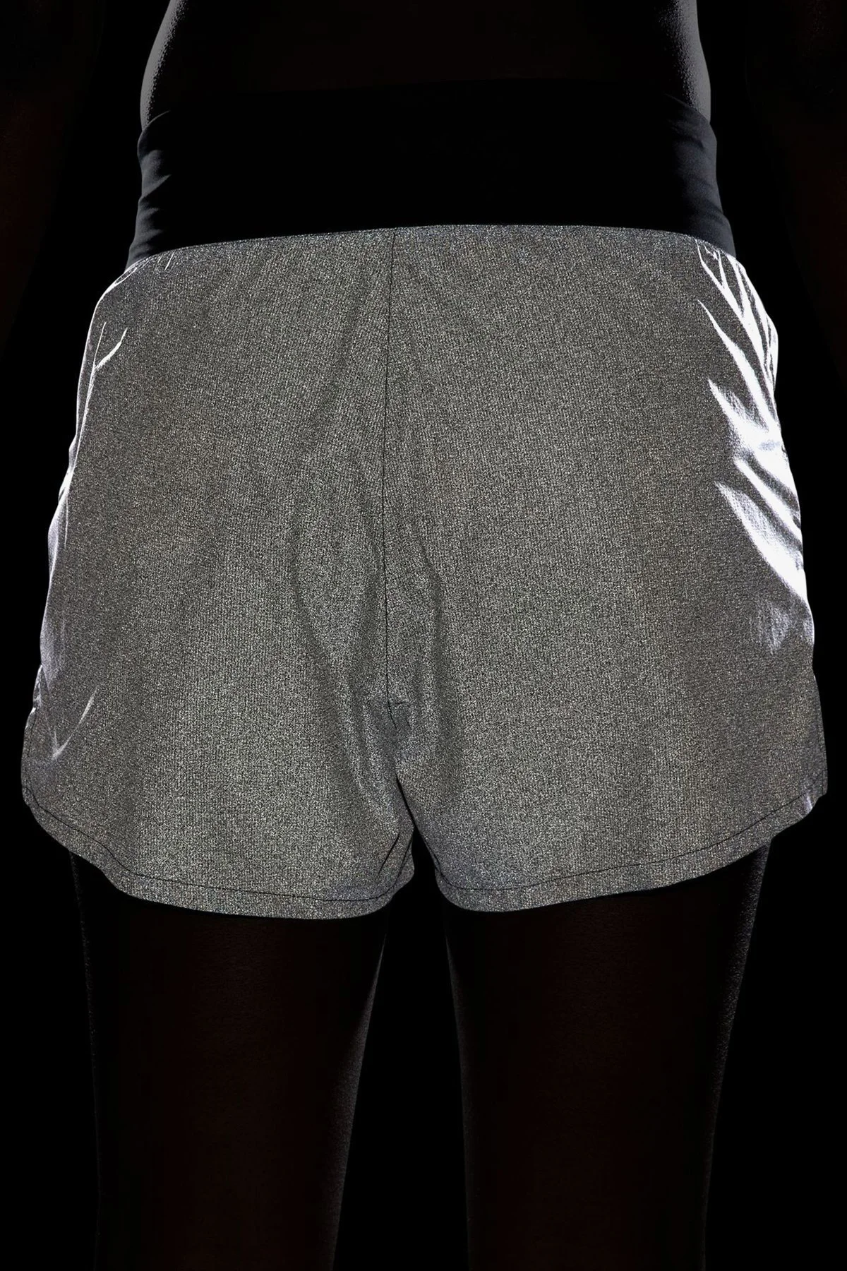 Nike Run Division 2 in 1 Reflective Shorts 8cm Kadın Taytlı 2 Cepli Reflektörlü Koşu Şortu Siyah