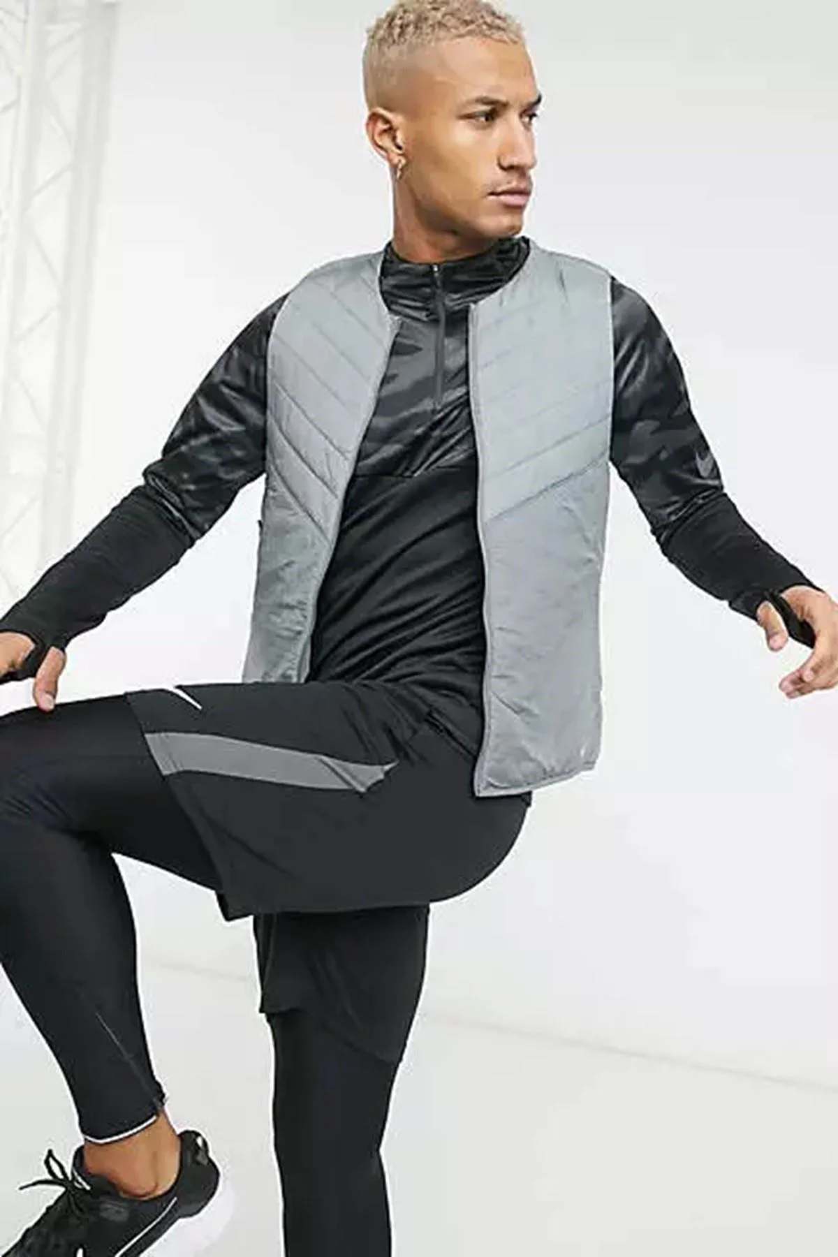 Nike Running Aerolayer Yalıtımlı Jile Reflektörllü Çantaya Dönüşebilen Erkek Yelek Gri Nike Running Aerolayer Yalıtımlı Jile Reflektörllü Çantaya Dönüşebilen Erkek Yelek Gri Fiyatı, Yorumları ve Özellikleri