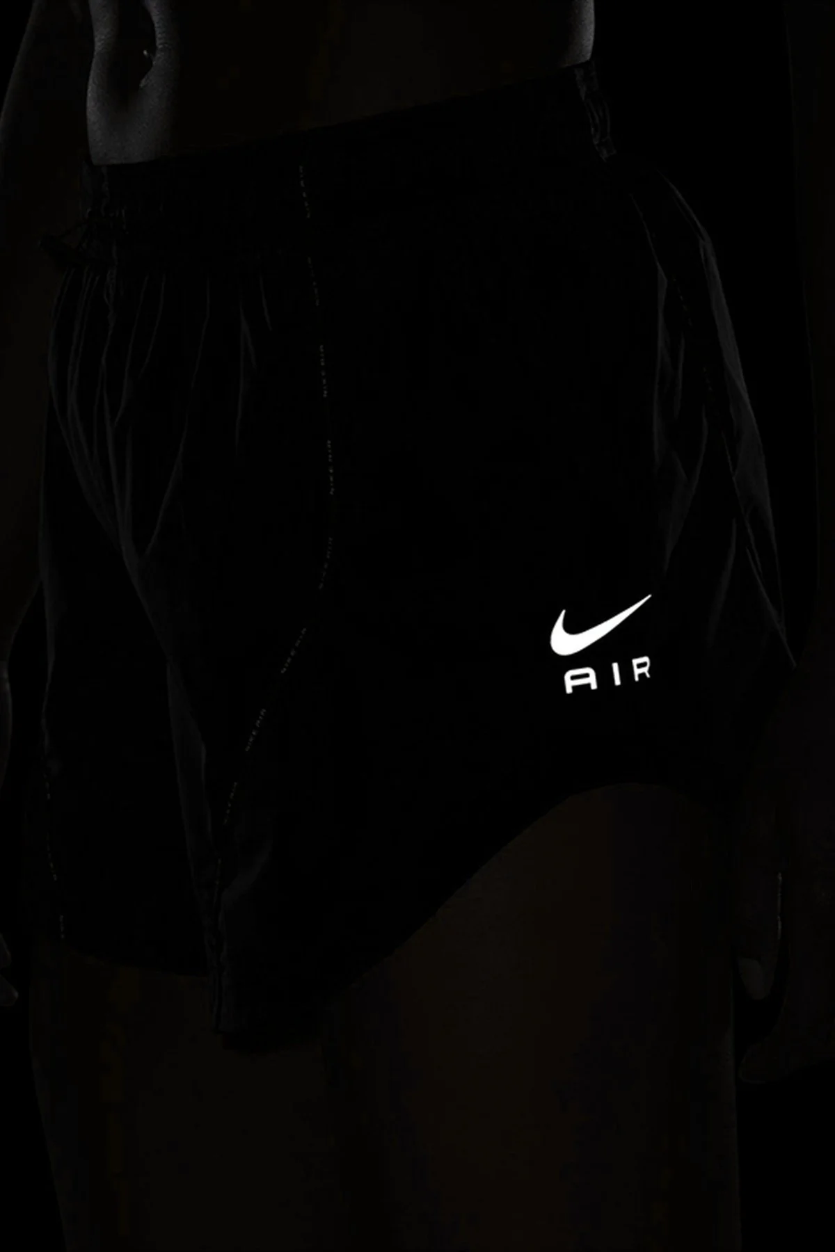 Nike Running Air Loose Fit Woven Shorts Kadın Dokuma Bol Kesim Slip Astarlı Cepli Koşu Şortu Siyah Nike Running Air Loose Fit Woven Shorts Kadın Dokuma Bol Kesim Slip Astarlı Cepli Koşu Şortu Siyah