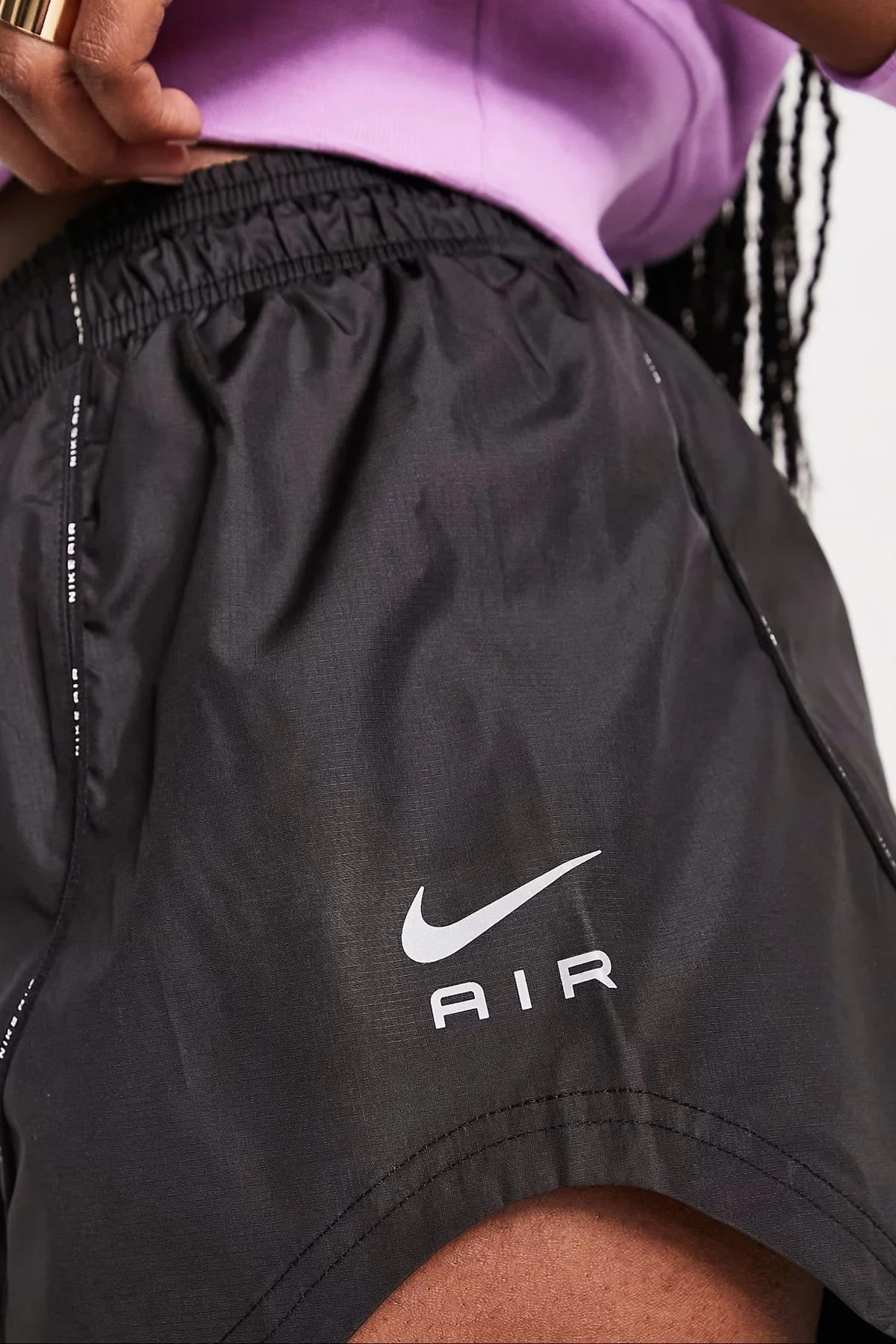Nike Running Air Loose Fit Woven Shorts Kadın Dokuma Bol Kesim Slip Astarlı Cepli Koşu Şortu Siyah Nike Running Air Loose Fit Woven Shorts Kadın Dokuma Bol Kesim Slip Astarlı Cepli Koşu Şortu Siyah