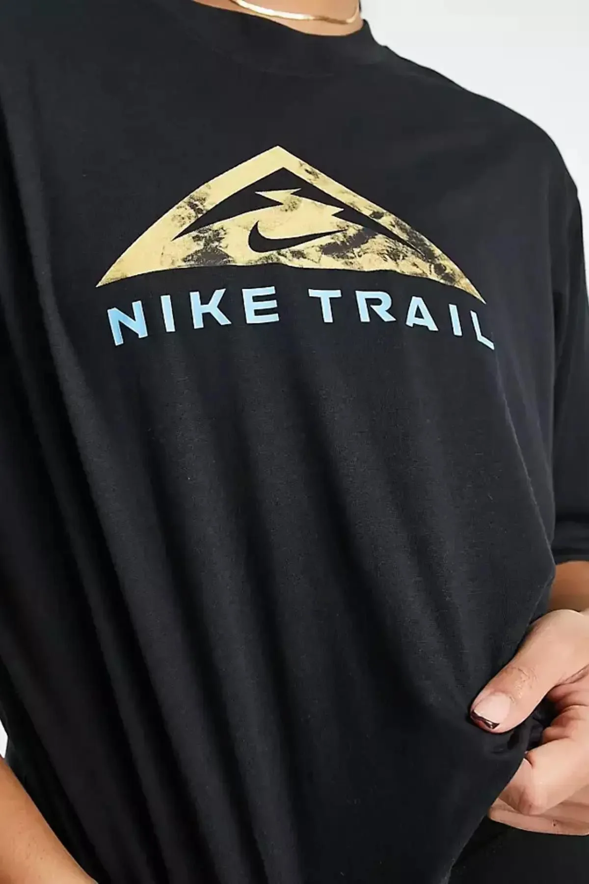 Nike Running Trail Logo T-shirt Black Kadın Bol Kesim Spor Tişört Siyah Fiyatı, Yorumları ve Özellikleri