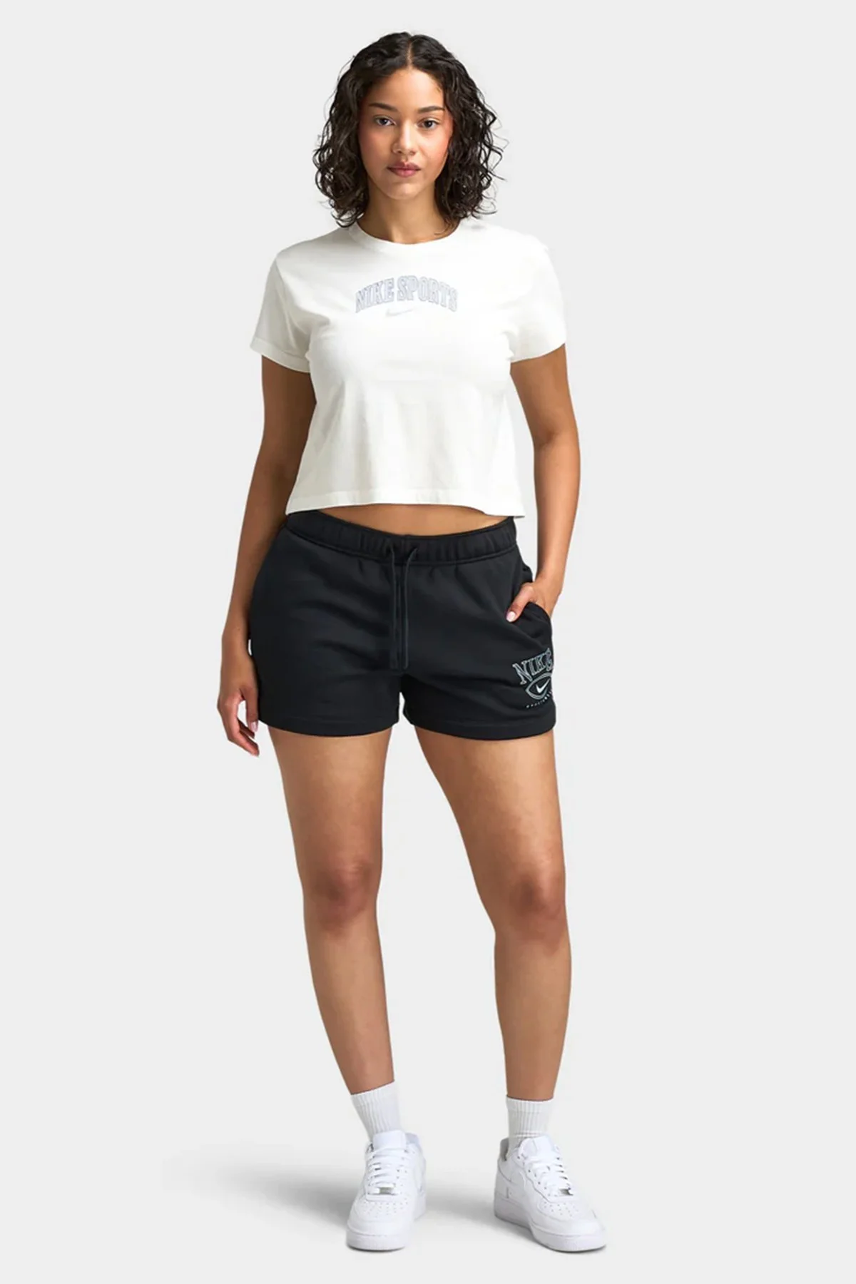 Nike Short-Sleeve Womes T-Shirt White Kadın Tişört Beyaz Nike Short-Sleeve Womes T-Shirt White Kadın Tişört Beyaz