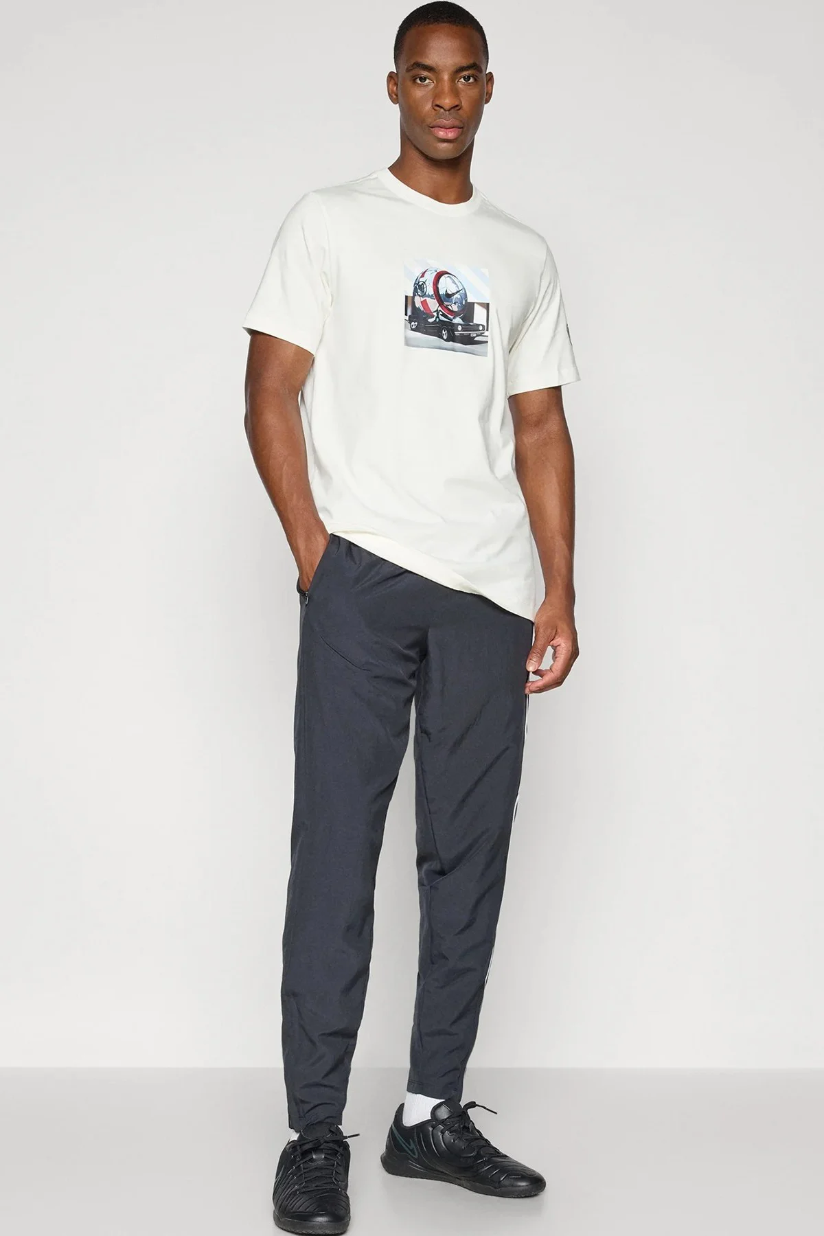 Nike Soccer Jersey Total 90 Print Tee Men's T-Shirt Baskılı Erkek Tişört Krem Nike Soccer Jersey Total 90 Print Tee Men's T-Shirt Baskılı Erkek Tişört Krem Fiyatı, Yorumları ve Özellikleri