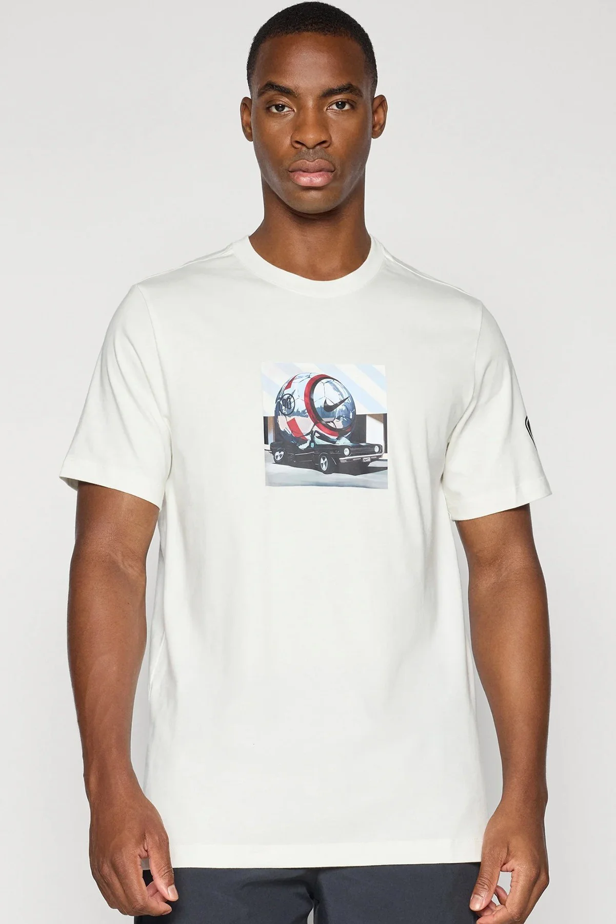 Nike Soccer Jersey Total 90 Print Tee Men's T-Shirt Baskılı Erkek Tişört Krem Nike Soccer Jersey Total 90 Print Tee Men's T-Shirt Baskılı Erkek Tişört Krem Fiyatı, Yorumları ve Özellikleri