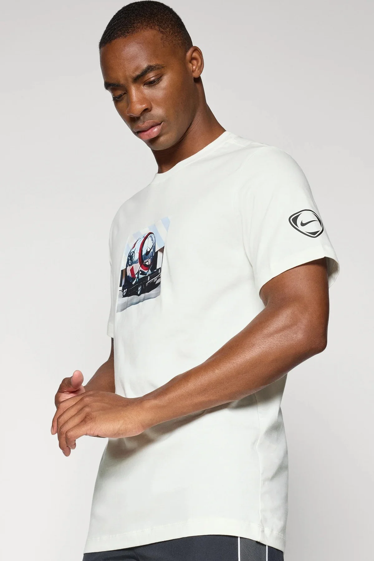 Nike Soccer Jersey Total 90 Print Tee Men's T-Shirt Baskılı Erkek Tişört Krem Nike Soccer Jersey Total 90 Print Tee Men's T-Shirt Baskılı Erkek Tişört Krem Fiyatı, Yorumları ve Özellikleri