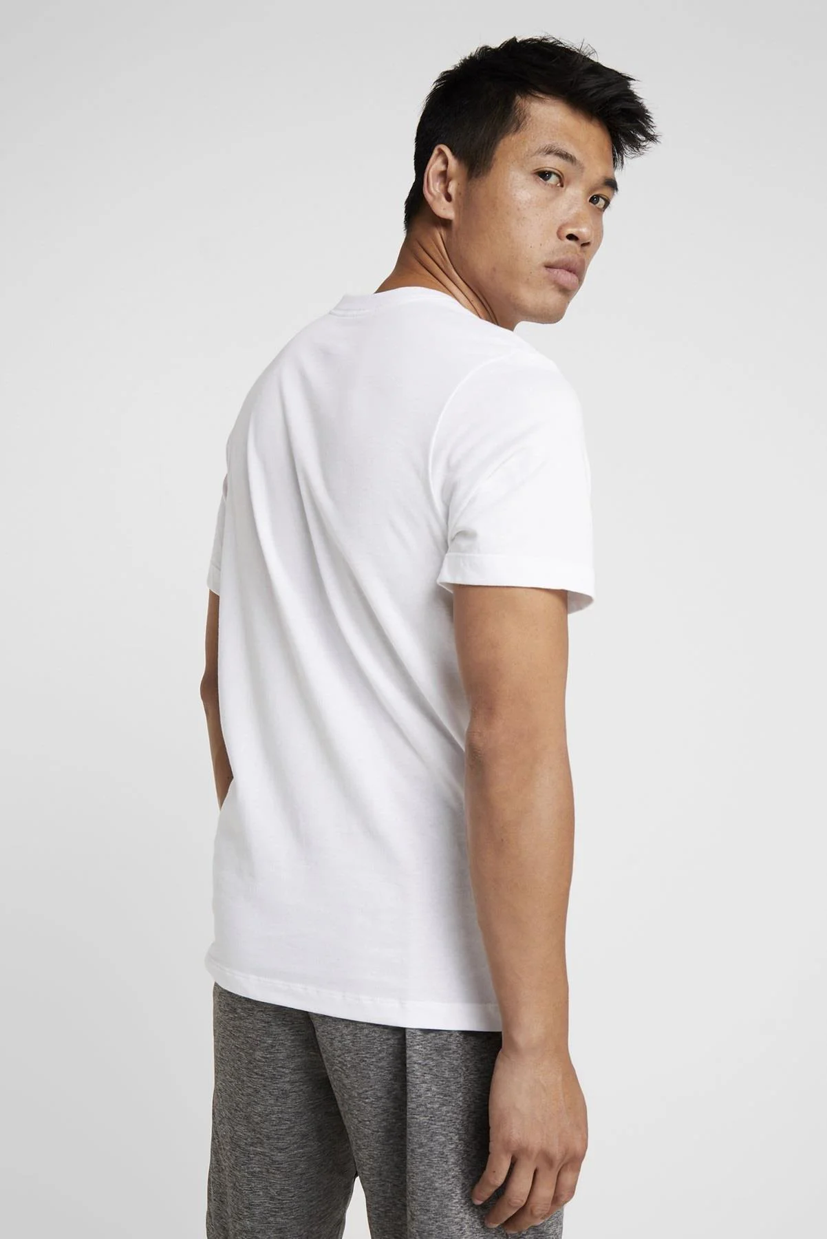 Nike Sportswear Basic Tee Cotton Unisex White Yazlık ince Tişört Beyaz Fiyatı, Yorumları ve Özellikleri
