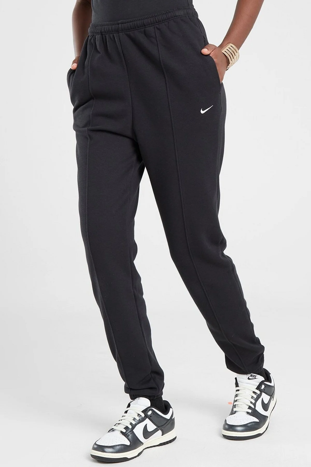 Nike Sportswear Chill Terry High Rise Jogger Kadın Yüksek Bel Slim Fit Eşofman Altı Siyah Nike Sportswear Chill Terry High Rise Jogger Kadın Yüksek Bel Slim Fit Eşofman Altı Siyah