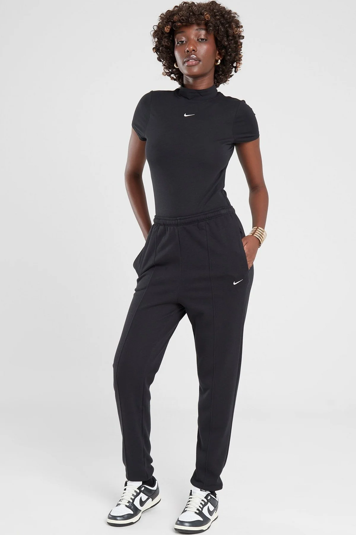 Nike Sportswear Chill Terry High Rise Jogger Kadın Yüksek Bel Slim Fit Eşofman Altı Siyah Nike Sportswear Chill Terry High Rise Jogger Kadın Yüksek Bel Slim Fit Eşofman Altı Siyah