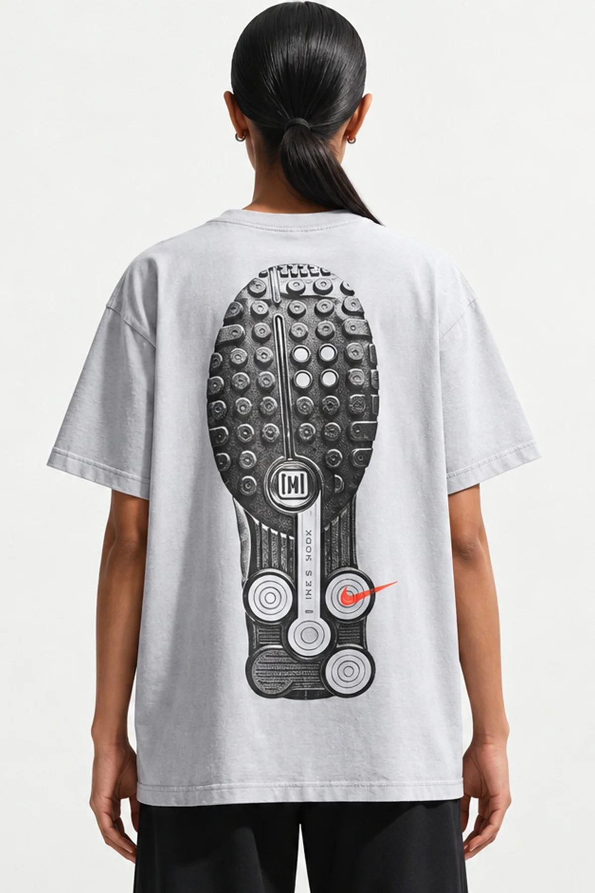 Nike Sportswear Classic Shox Women's Oversized Fit T-Shirt Kadın Oversize Tişört Gri Nike Sportswear Classic Shox Women's Oversized Fit T-Shirt Kadın Oversize Tişört Gri