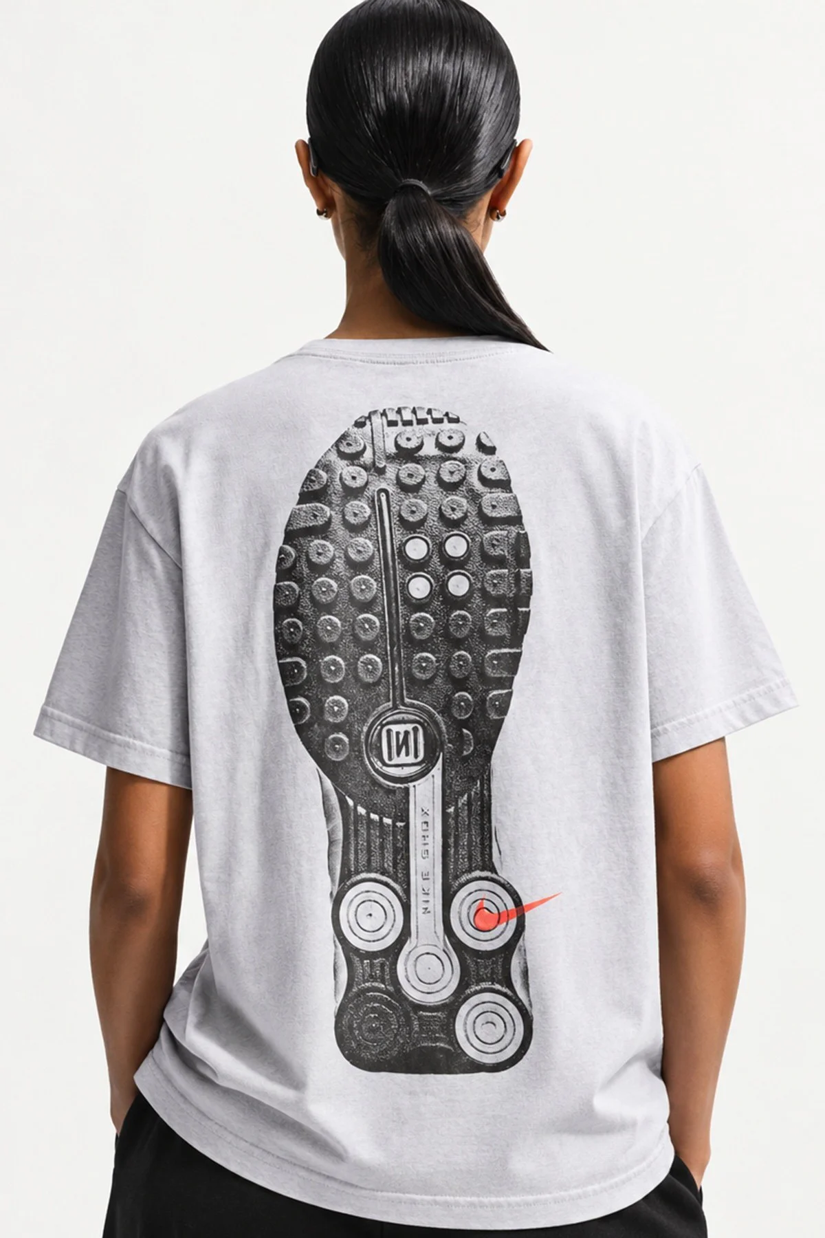 Nike Sportswear Classic Shox Women's Oversized Fit T-Shirt Kadın Oversize Tişört Gri Nike Sportswear Classic Shox Women's Oversized Fit T-Shirt Kadın Oversize Tişört Gri