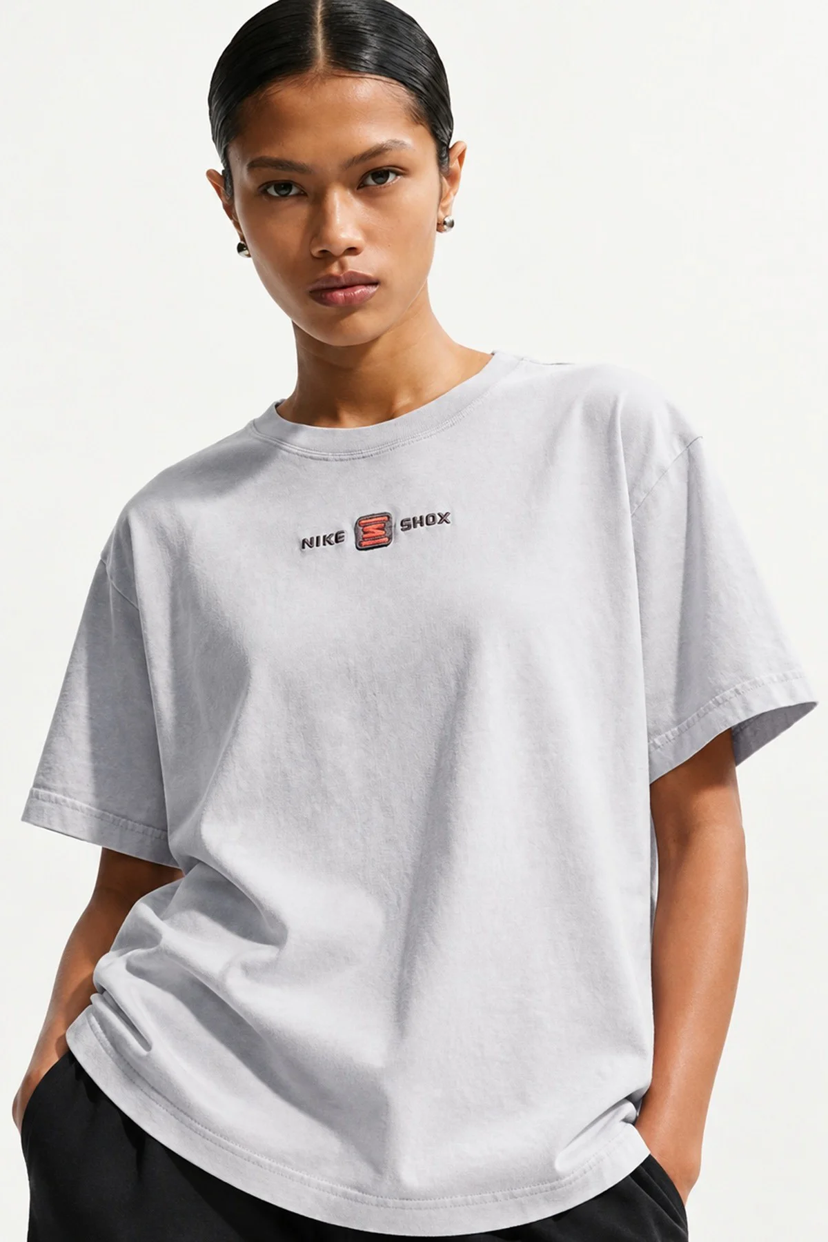Nike Sportswear Classic Shox Women's Oversized Fit T-Shirt Kadın Oversize Tişört Gri Nike Sportswear Classic Shox Women's Oversized Fit T-Shirt Kadın Oversize Tişört Gri