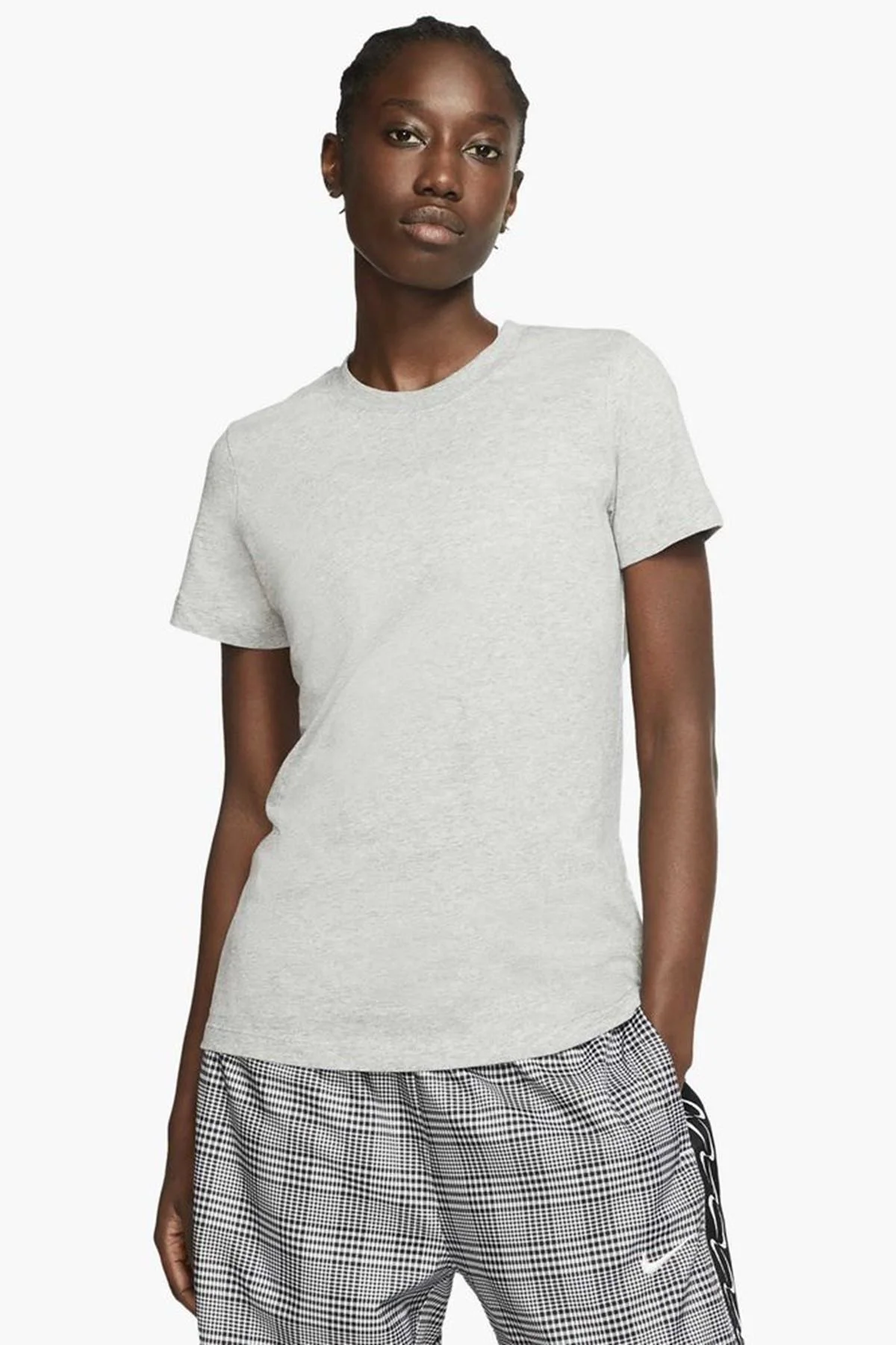 Nike Sportswear Club SS Tee Gray Kısa Kollu Fit ince Kadın Tişörtü Gri