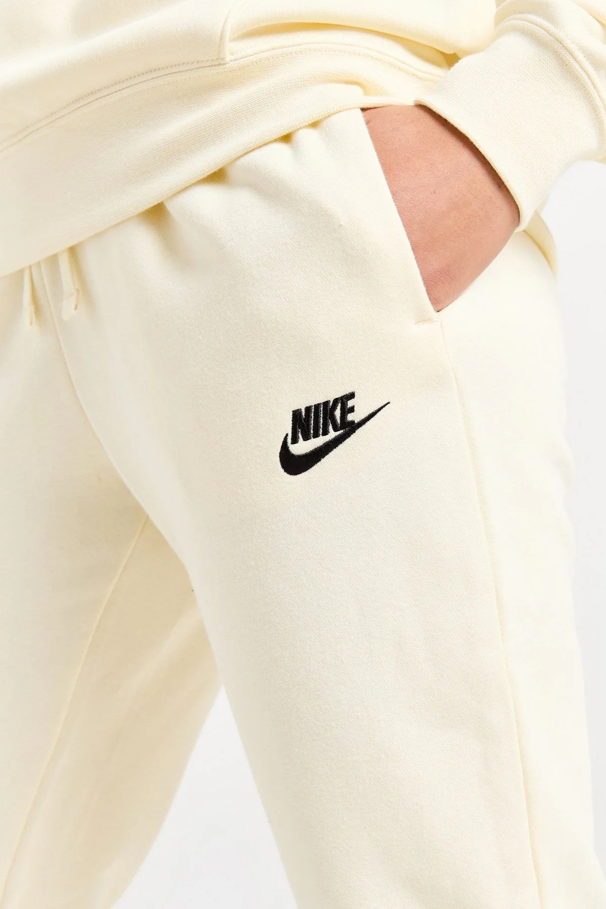 Nike Sportswear Club Fleece Mr Pant Kadın Eşofman Altı Krem Nike Sportswear Club Fleece Mr Pant Kadın Eşofman Altı Krem Fiyatı, Yorumları ve Özellikleri
