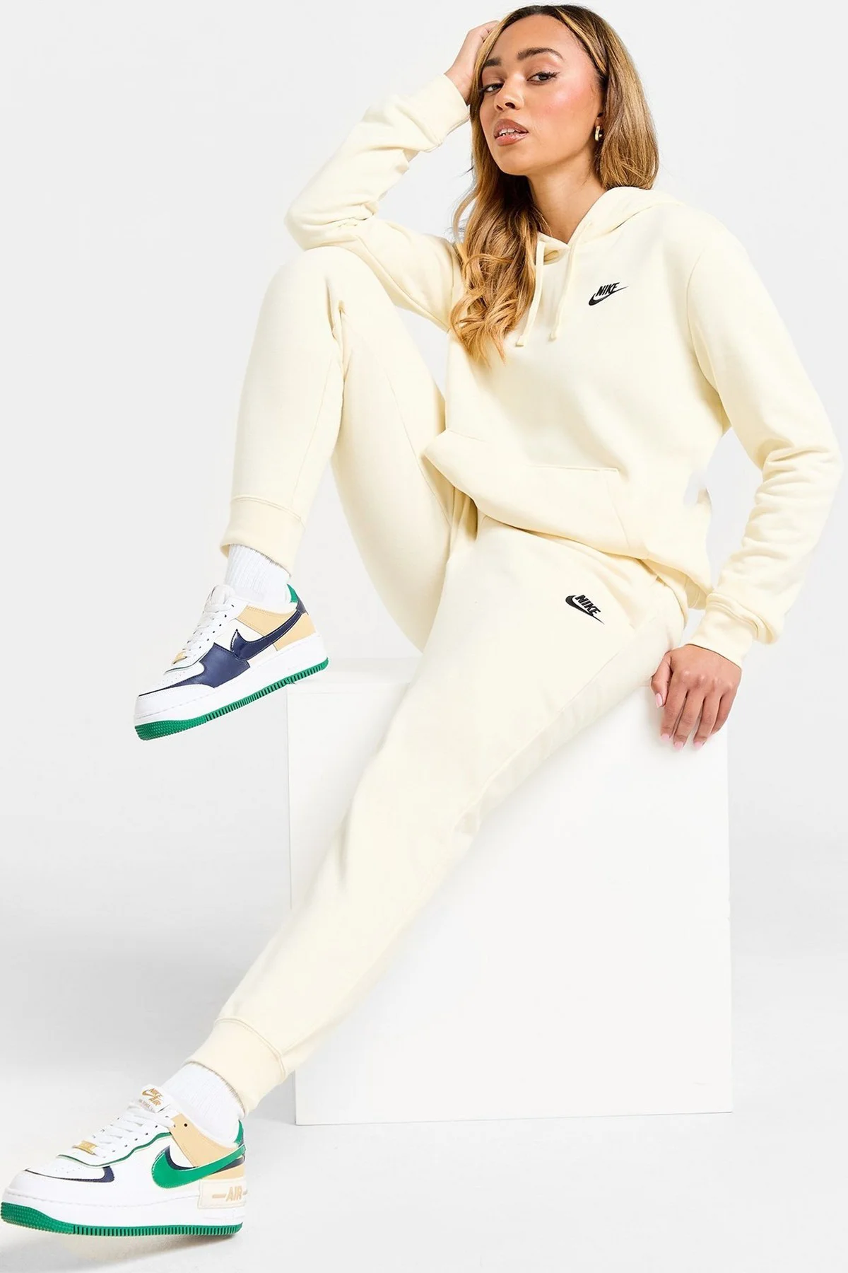 Nike Sportswear Club Fleece Mr Pant Kadın Eşofman Altı Krem Nike Sportswear Club Fleece Mr Pant Kadın Eşofman Altı Krem Fiyatı, Yorumları ve Özellikleri