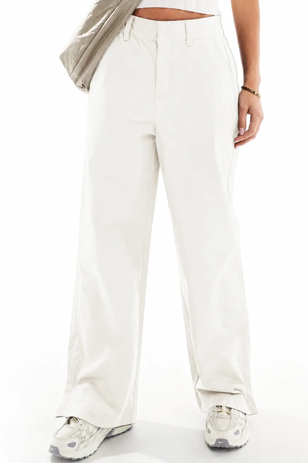 Nike Sportswear Collection Mid Rise Twill Trousers Kadın Çıt Çıt Yırtmaç Paçalı Eşofman Altı Kırık Beyaz Nike Sportswear Collection Mid Rise Twill Trousers Kadın Çıt Çıt Yırtmaç Paçalı Eşofman Altı Kırık Beyaz